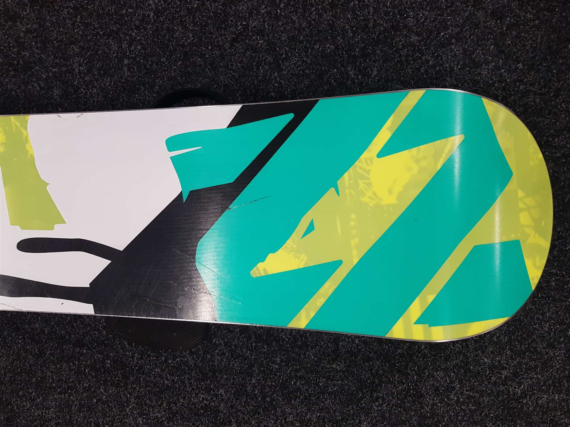 Gebrauchtes VOLKL Stroke Snowboard + Burton Bindungen Größe L