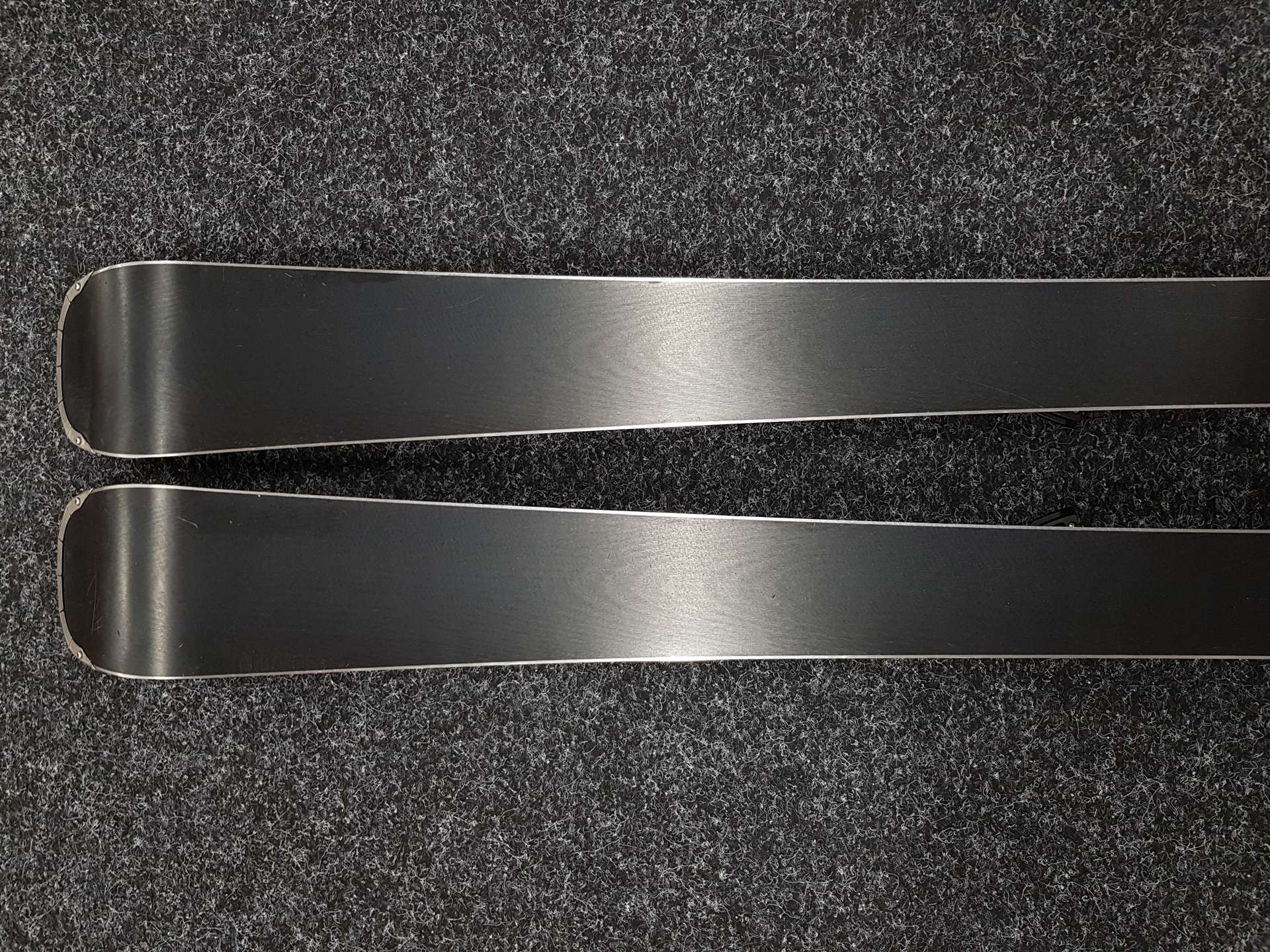 Sci usati HEAD Shape 3.0 + attacchi Tyrolia PR 10