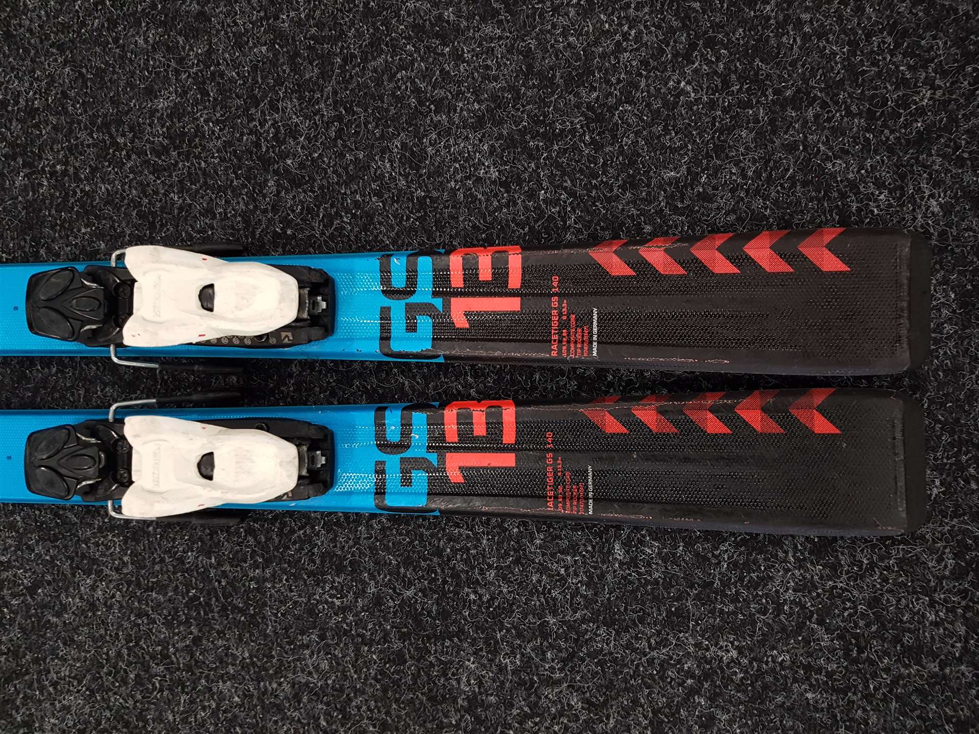 Gebrauchte VÖLKL Racetiger Ski + Marker 4.5 Bindungen