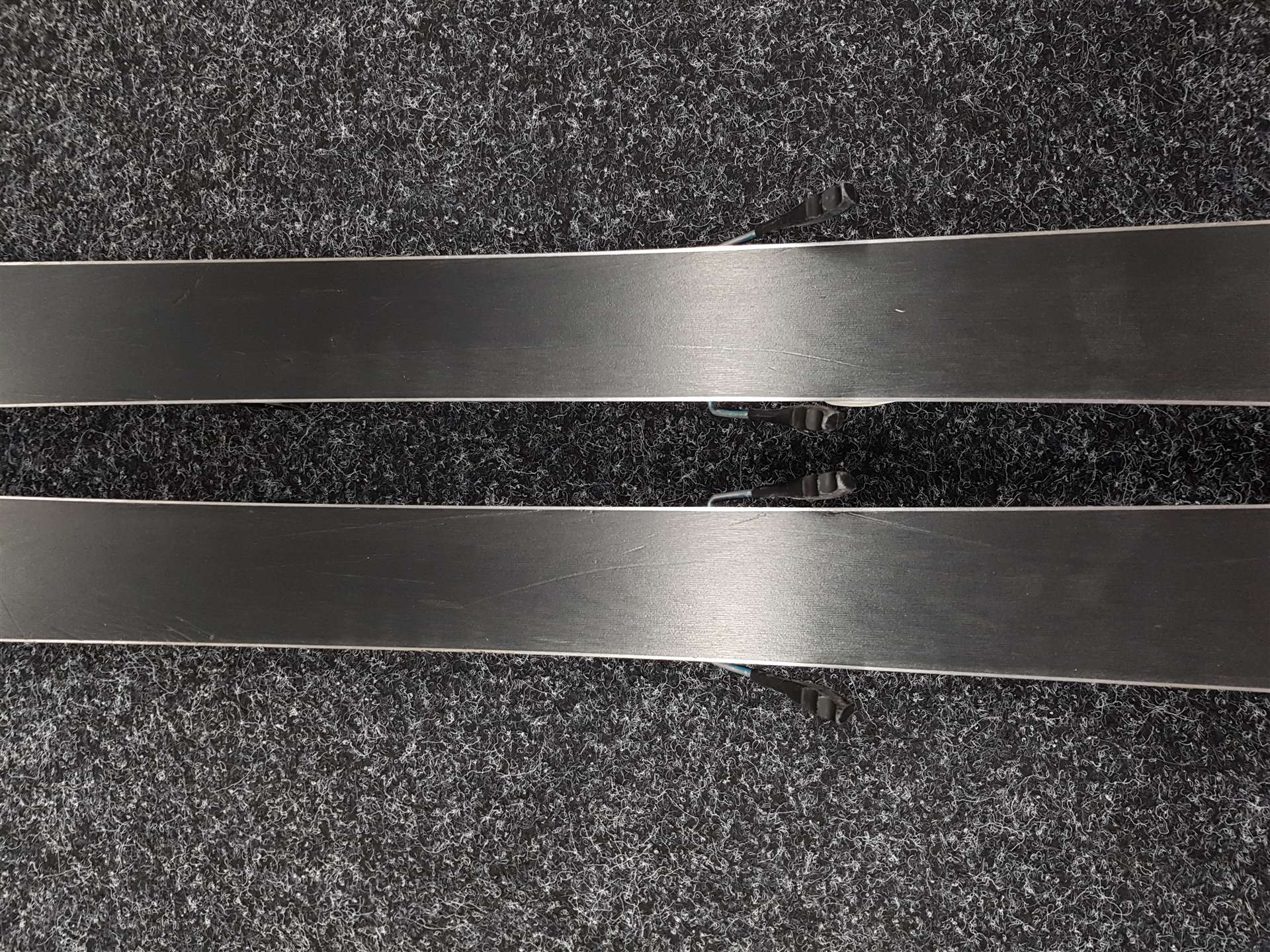 Gebrauchte VÖLKL Racetiger Ski + Marker 4.5 Bindungen