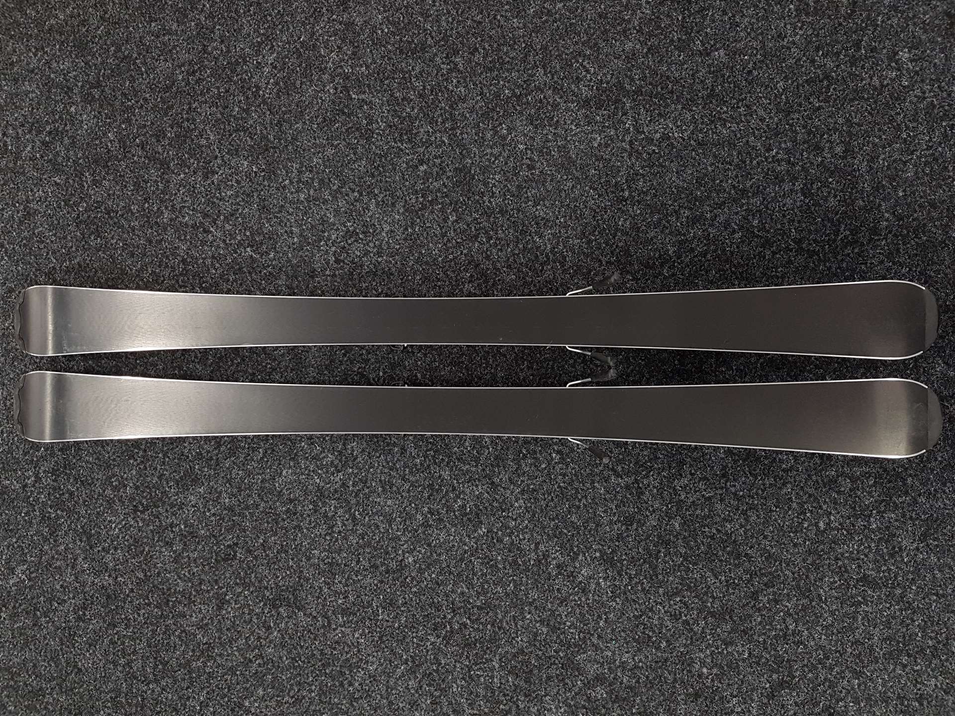 Použité lyže HEAD Super Shape + vázání Head SLR 7.5