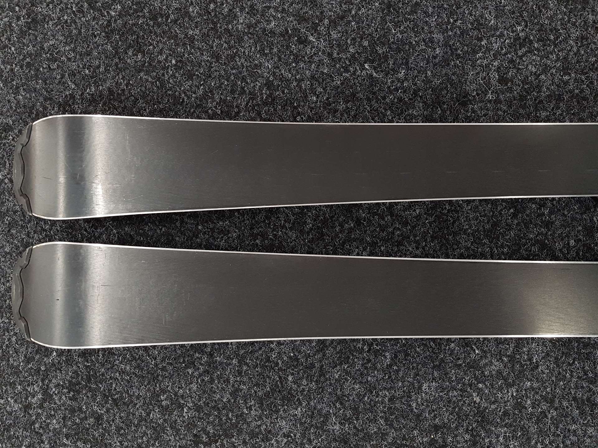 Použité lyže HEAD Super Shape + vázání Head SLR 7.5