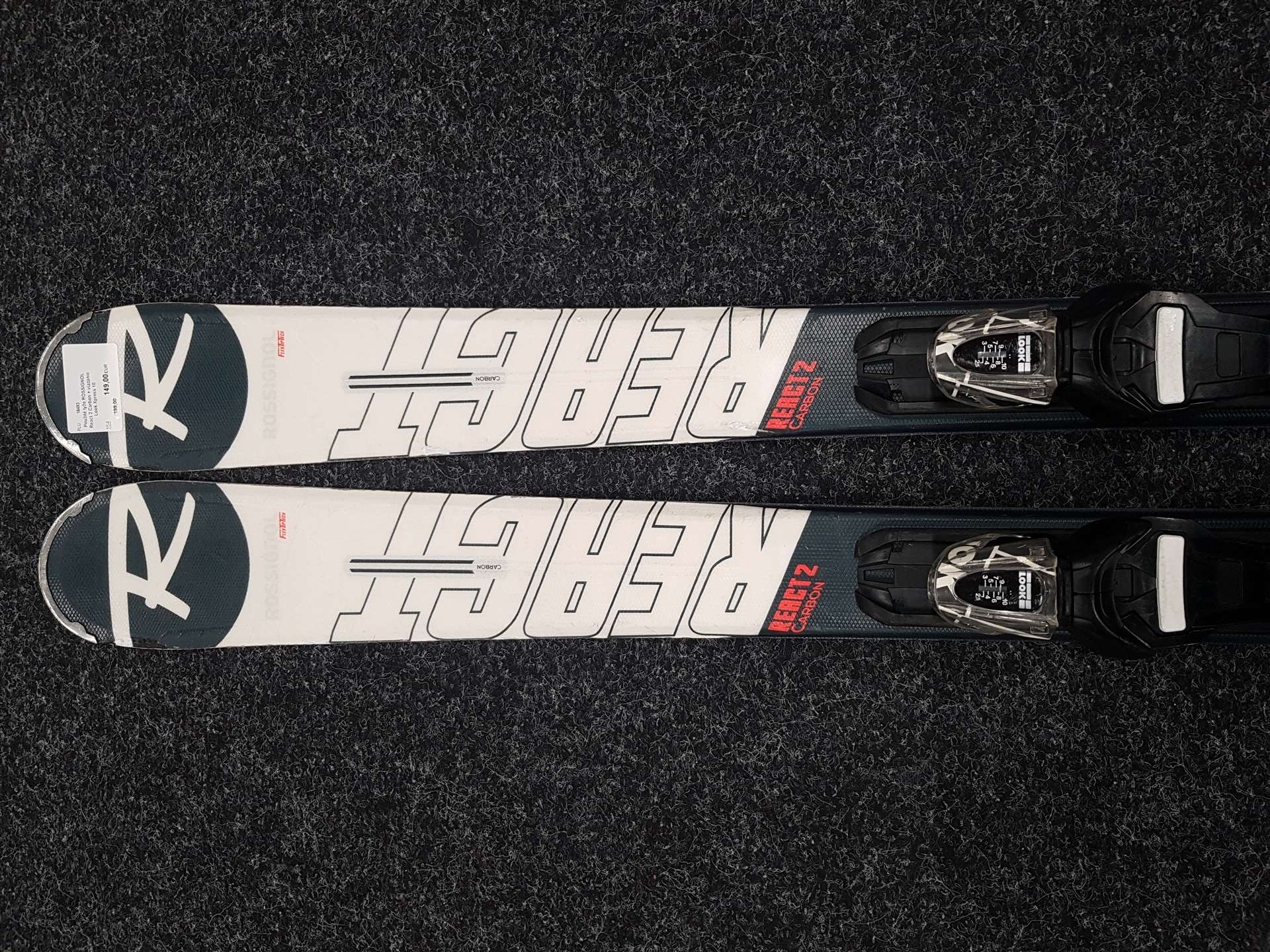 Skis ROSSIGNOL React 2 Carbon d'occasion + fixations Look Xpress 10