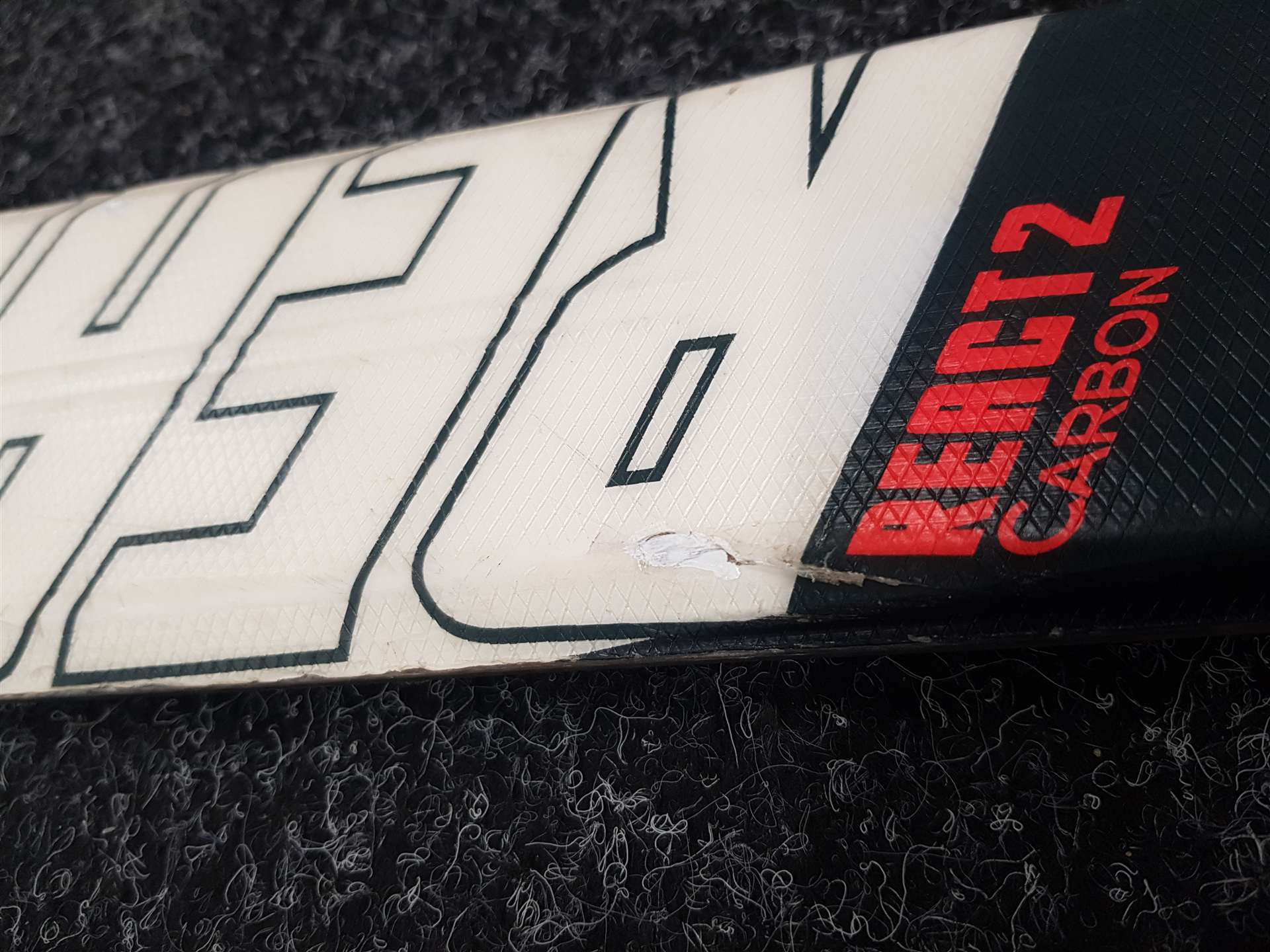 Skis ROSSIGNOL React 2 Carbon d'occasion + fixations Look Xpress 10