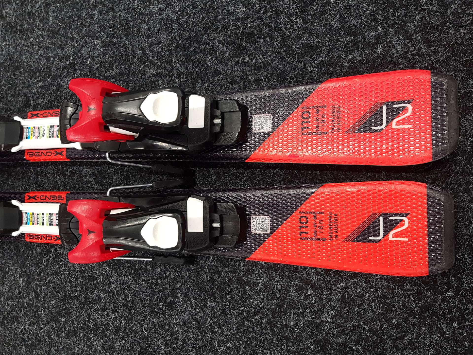 Gebrauchte Kinderski ATOMIC Redster J2 + Atomic 4.5 Bindungen