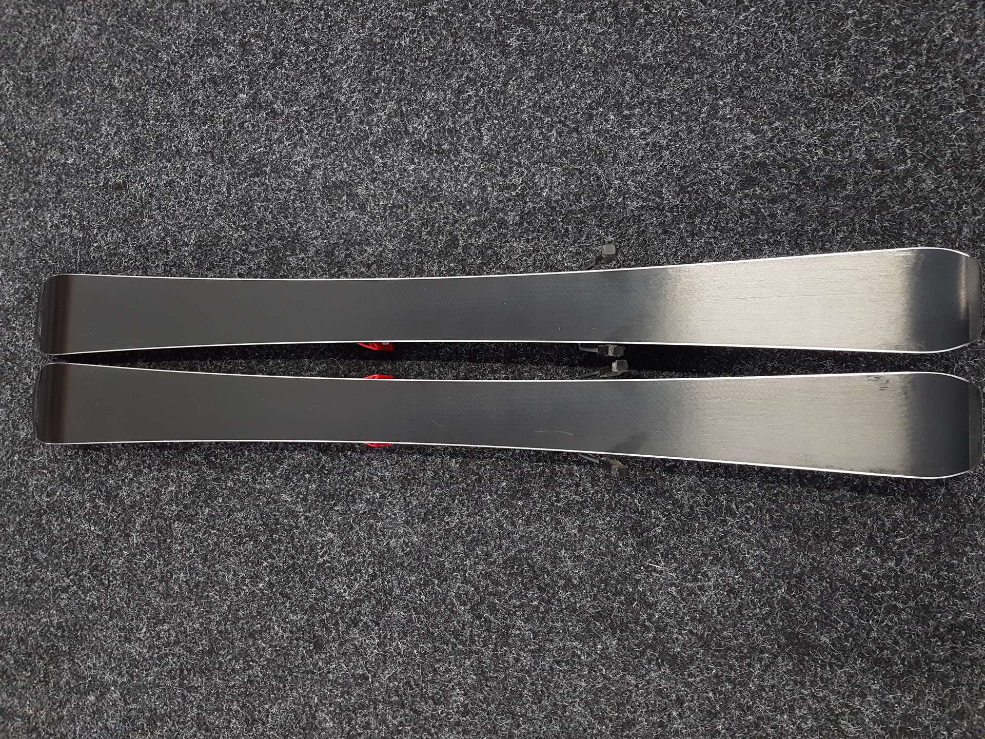 Gebrauchte Kinderski ATOMIC Redster J2 + Atomic 4.5 Bindungen