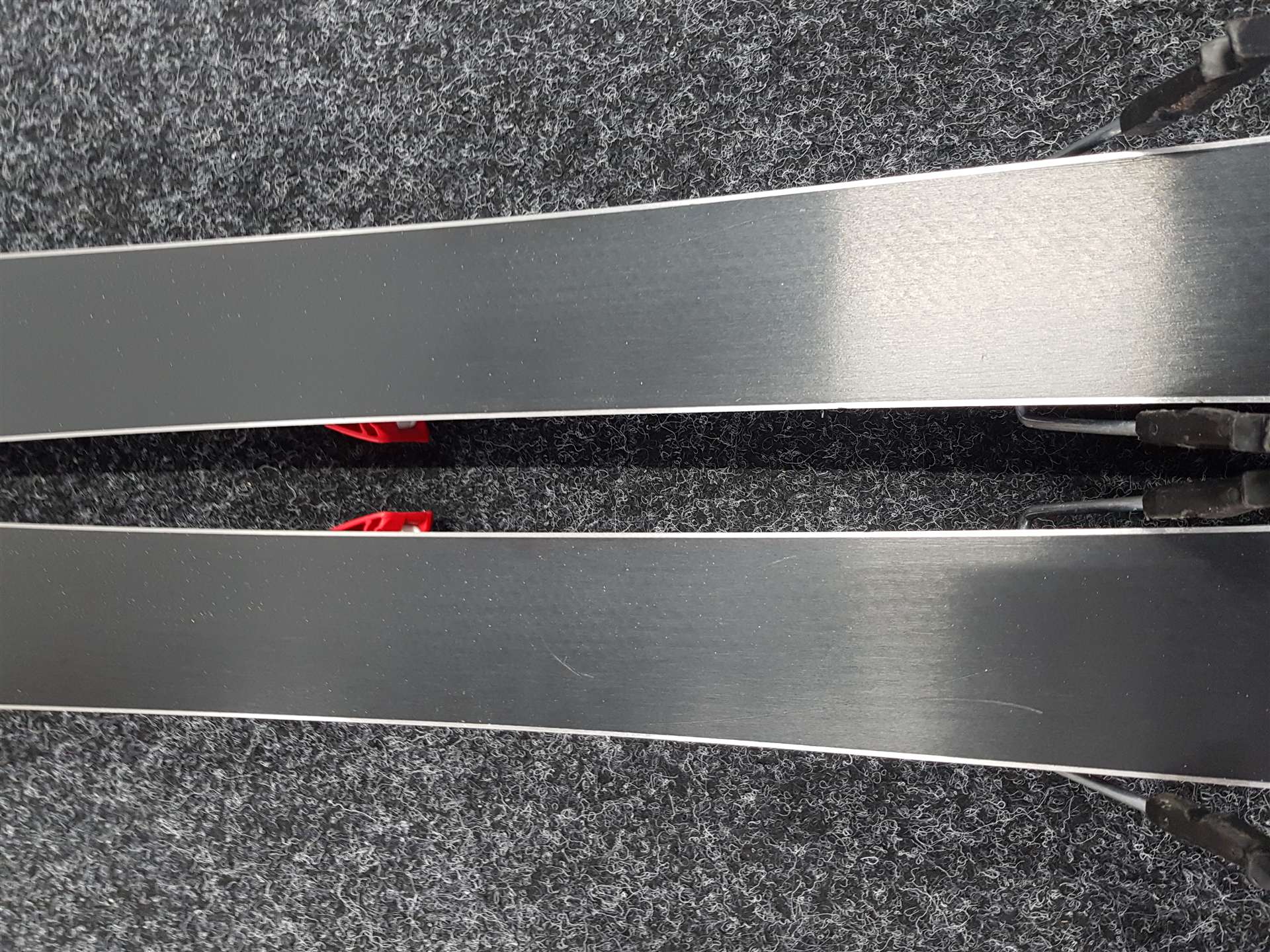 Gebrauchte Kinderski ATOMIC Redster J2 + Atomic 4.5 Bindungen