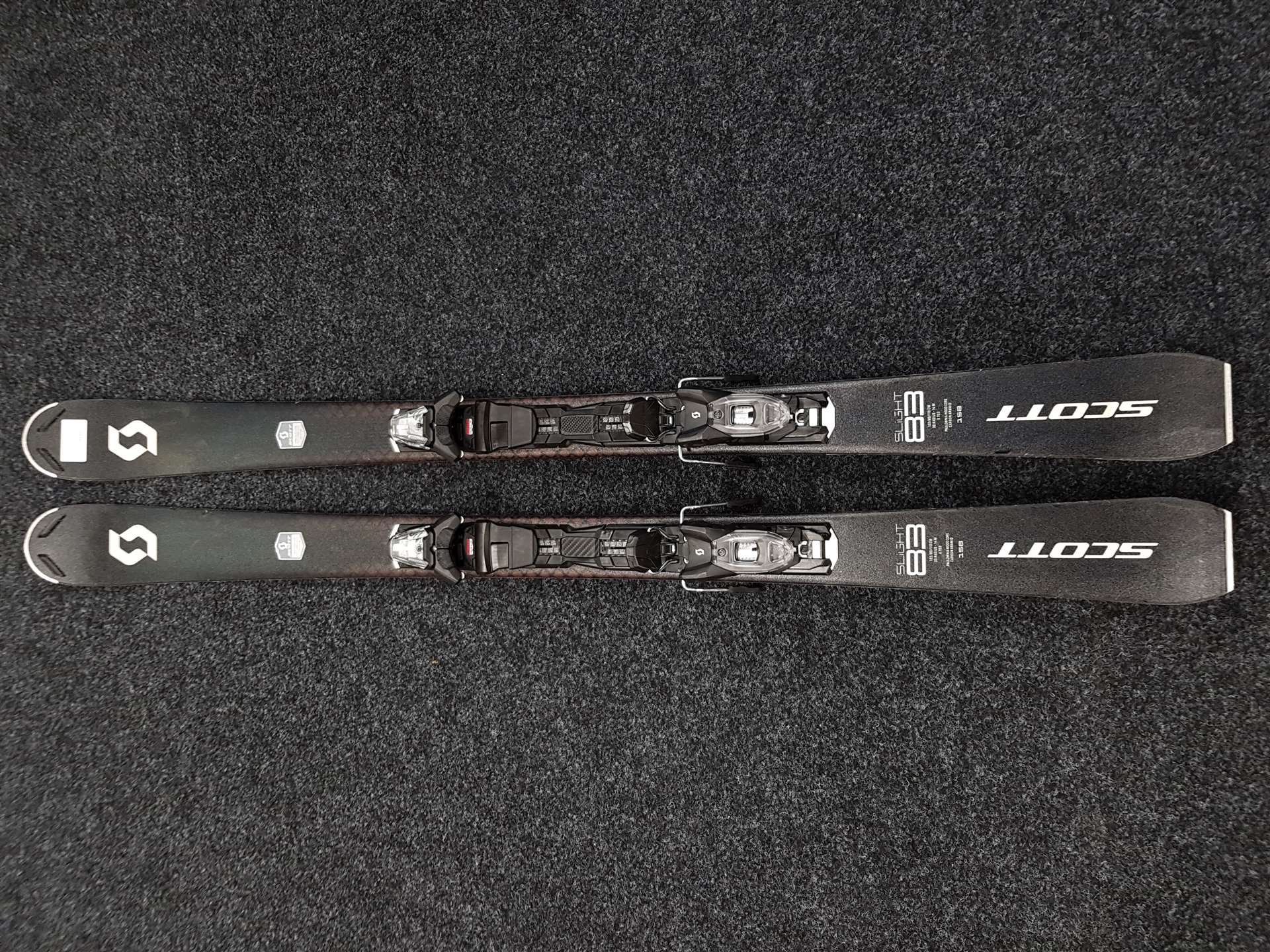 Skis SCOTT Slight 83 d'occasion + fixations Scott M10
