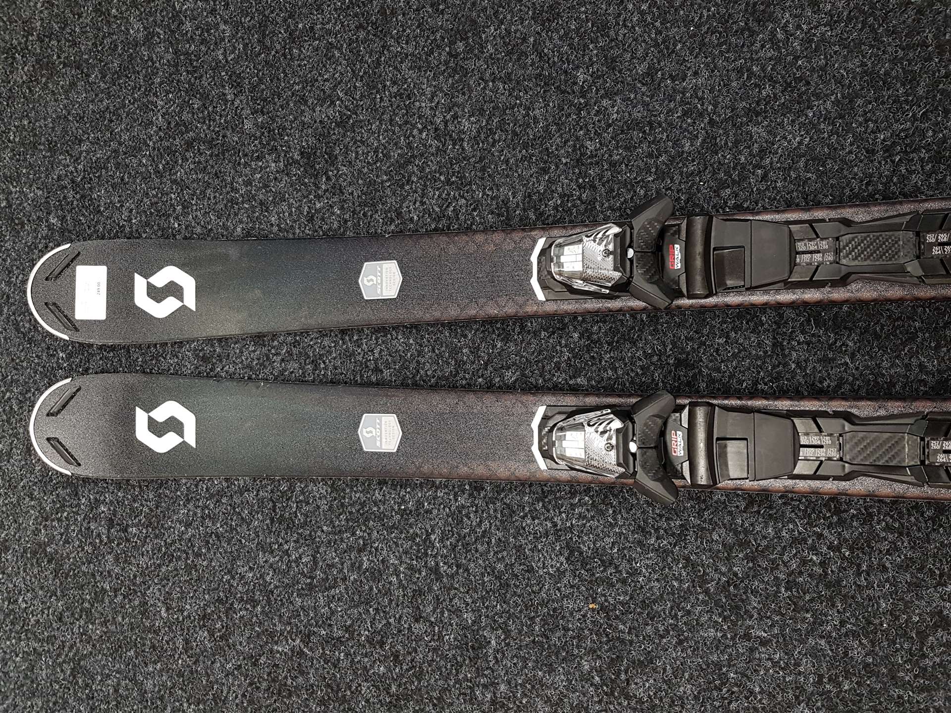 Skis SCOTT Slight 83 d'occasion + fixations Scott M10