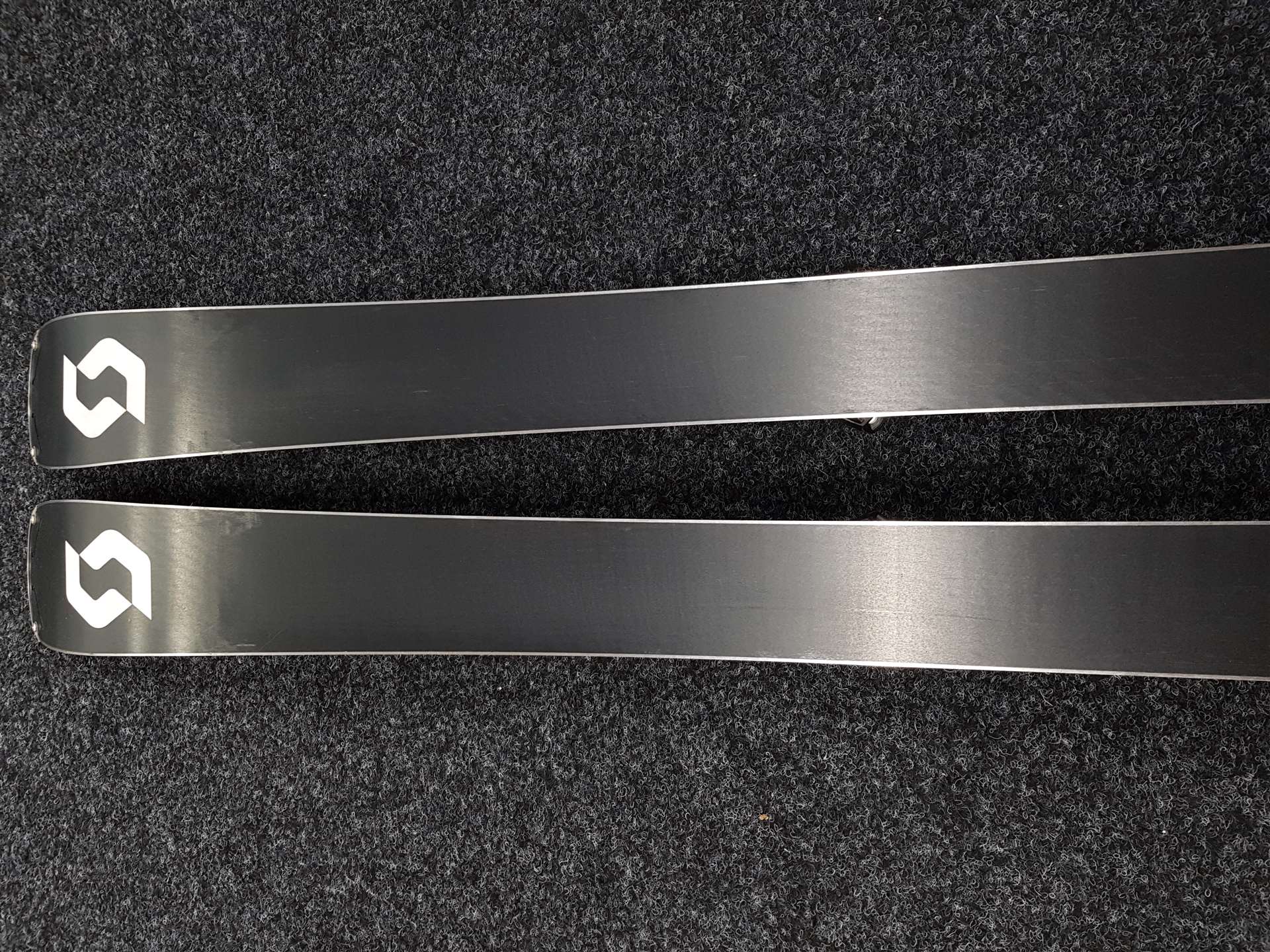 Skis SCOTT Slight 83 d'occasion + fixations Scott M10