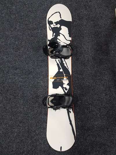 Snowboard Volkl Conquer d'occasion + fixations Drake taille M/L
