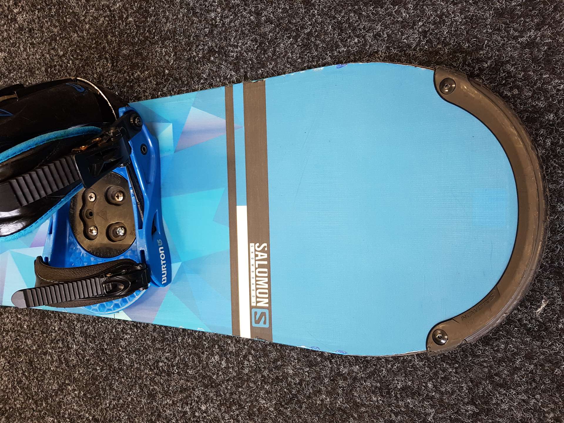 Snowboard SALOMON Wild Card usato + attacchi Burton taglia S