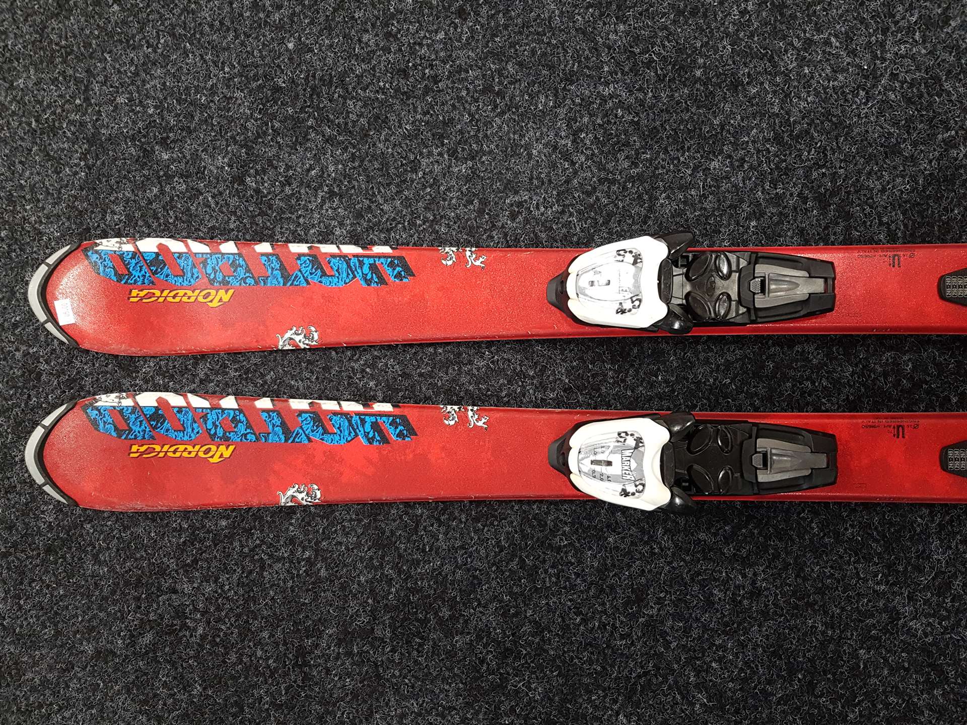 Esquís NORDICA Hotrod usados + fijaciones Marker 4.5