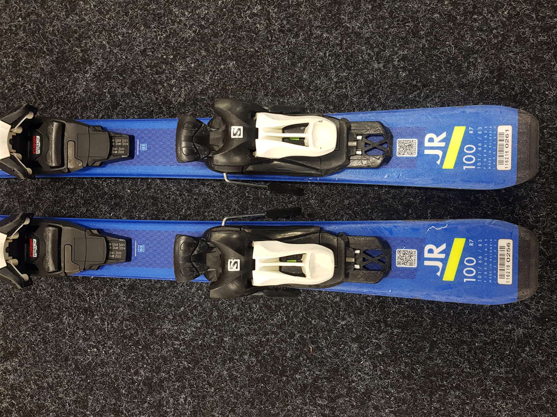 Použité detské lyže SALOMON JR + viazanie Salomon 4,5