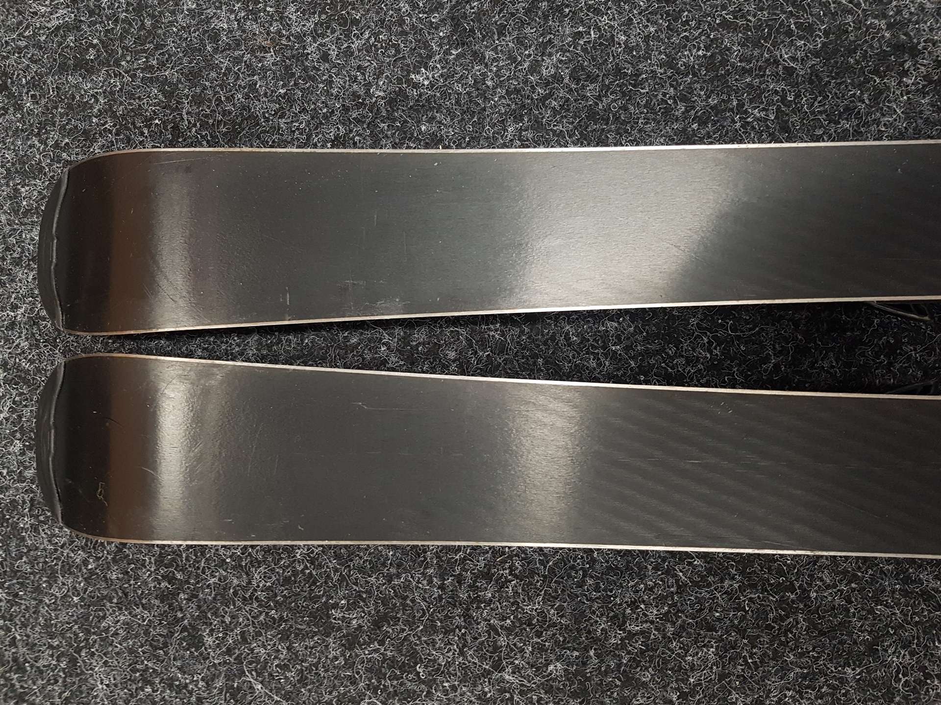 Použité detské lyže SALOMON JR + viazanie Salomon 4,5