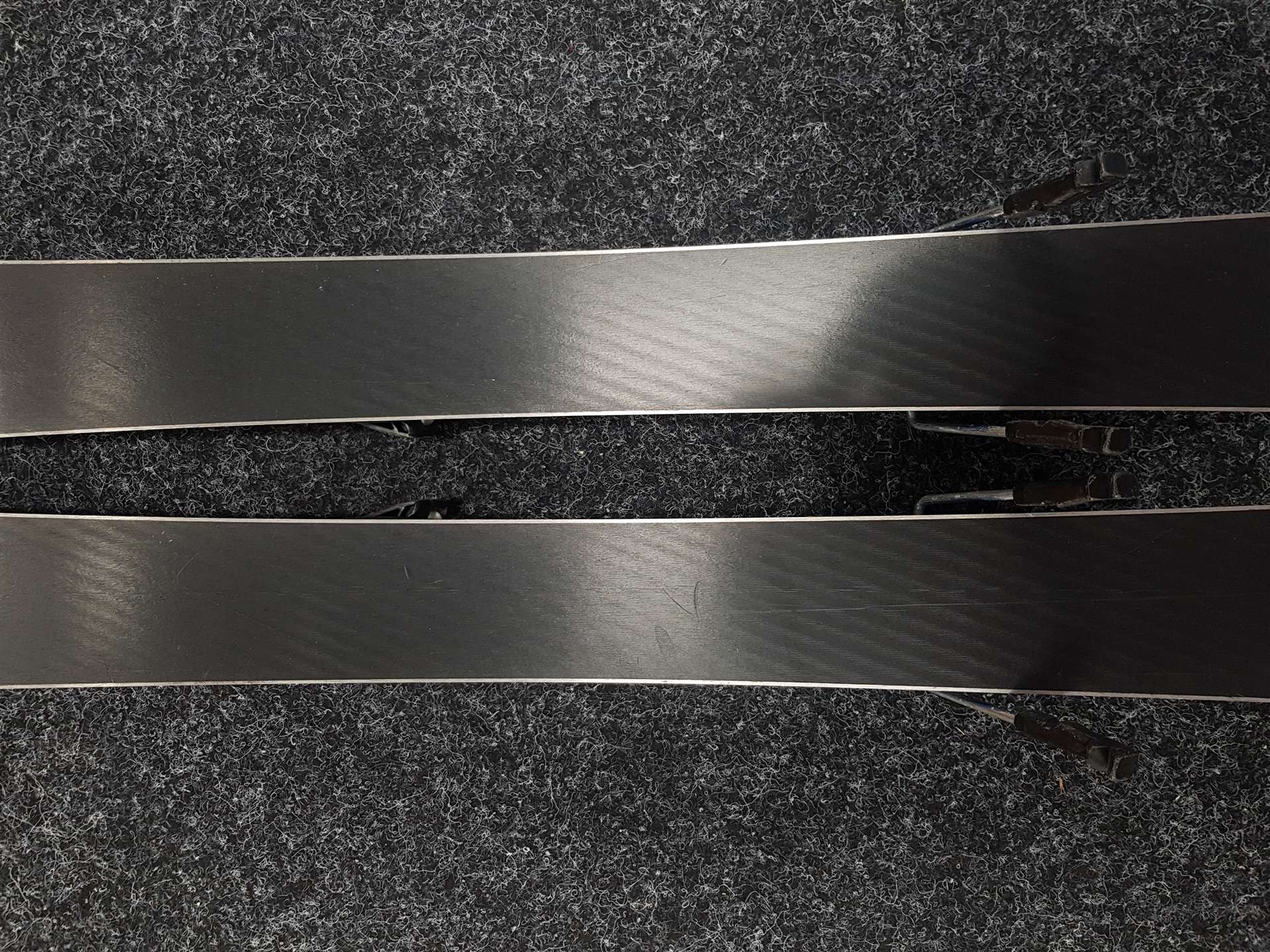 Použité detské lyže SALOMON JR + viazanie Salomon 4,5