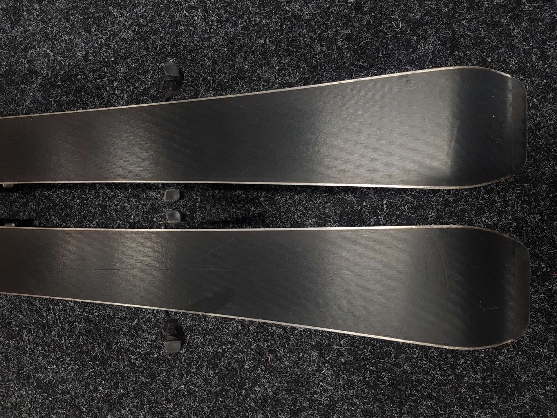 Použité detské lyže SALOMON JR + viazanie Salomon 4,5