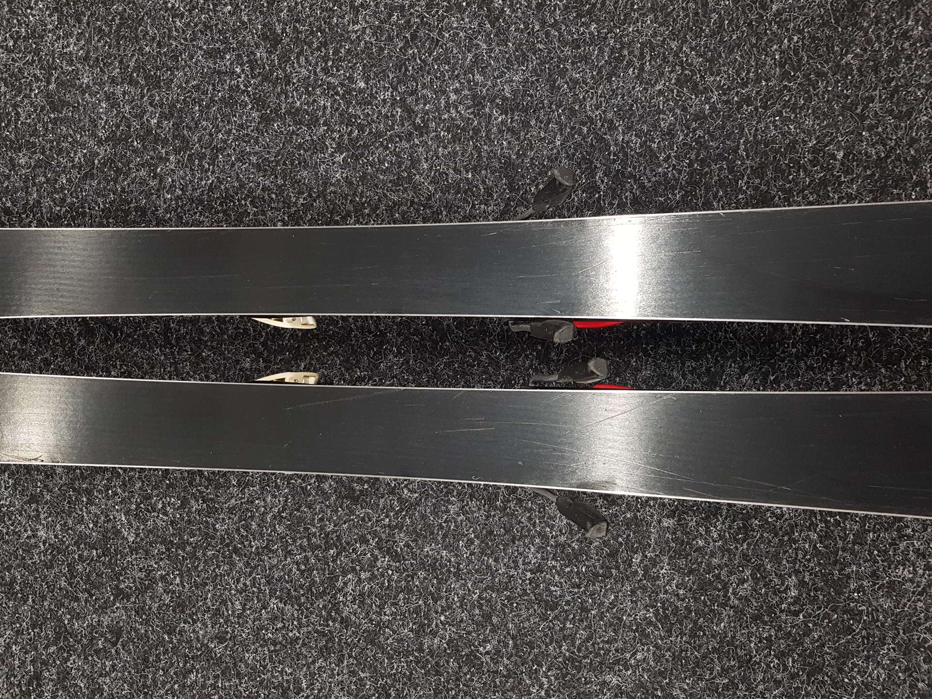 Gebrauchte ATOMIC Redster Kinderski + Atomic XTE 7 Bindungen