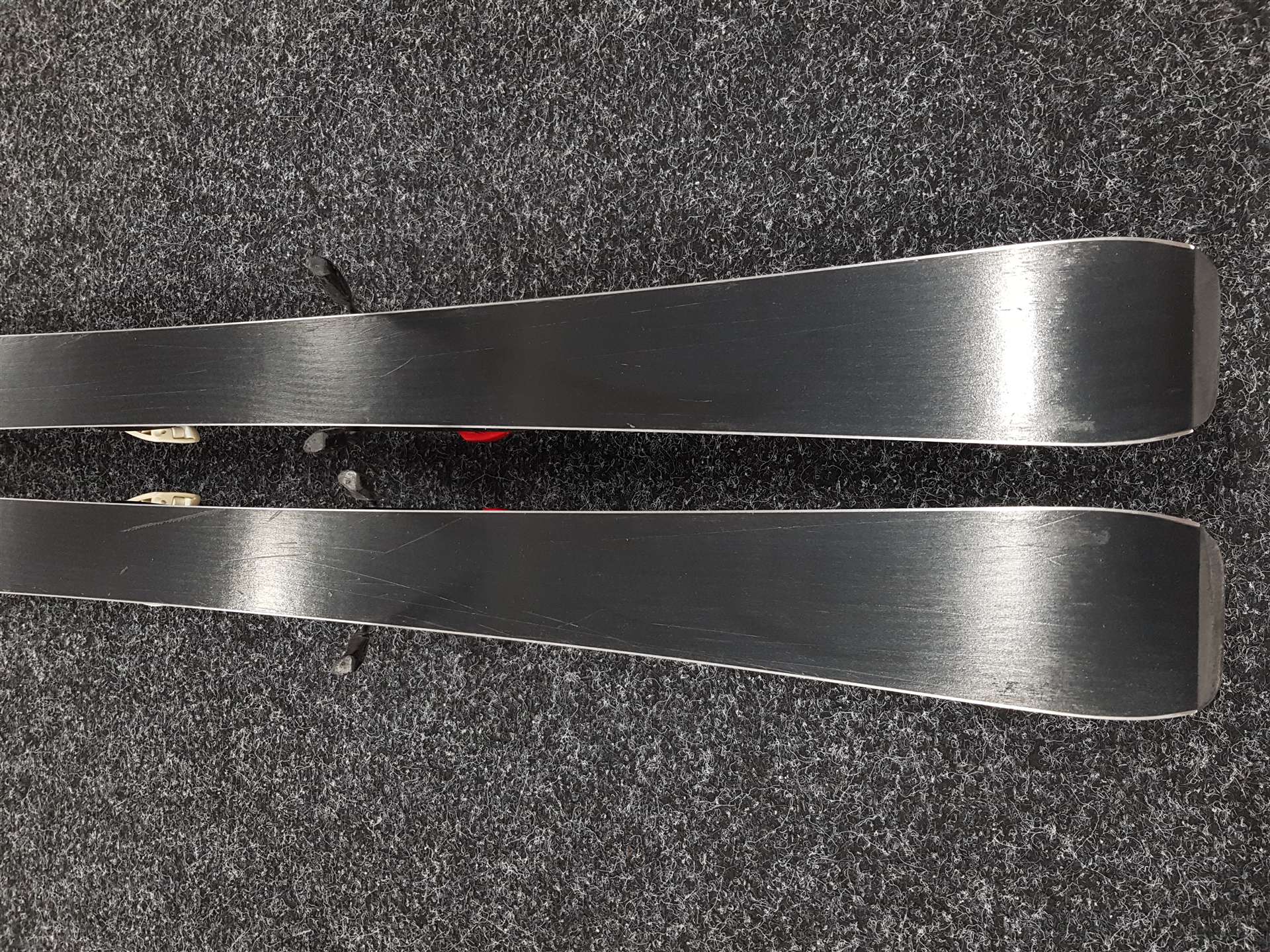 Gebrauchte ATOMIC Redster Kinderski + Atomic XTE 7 Bindungen