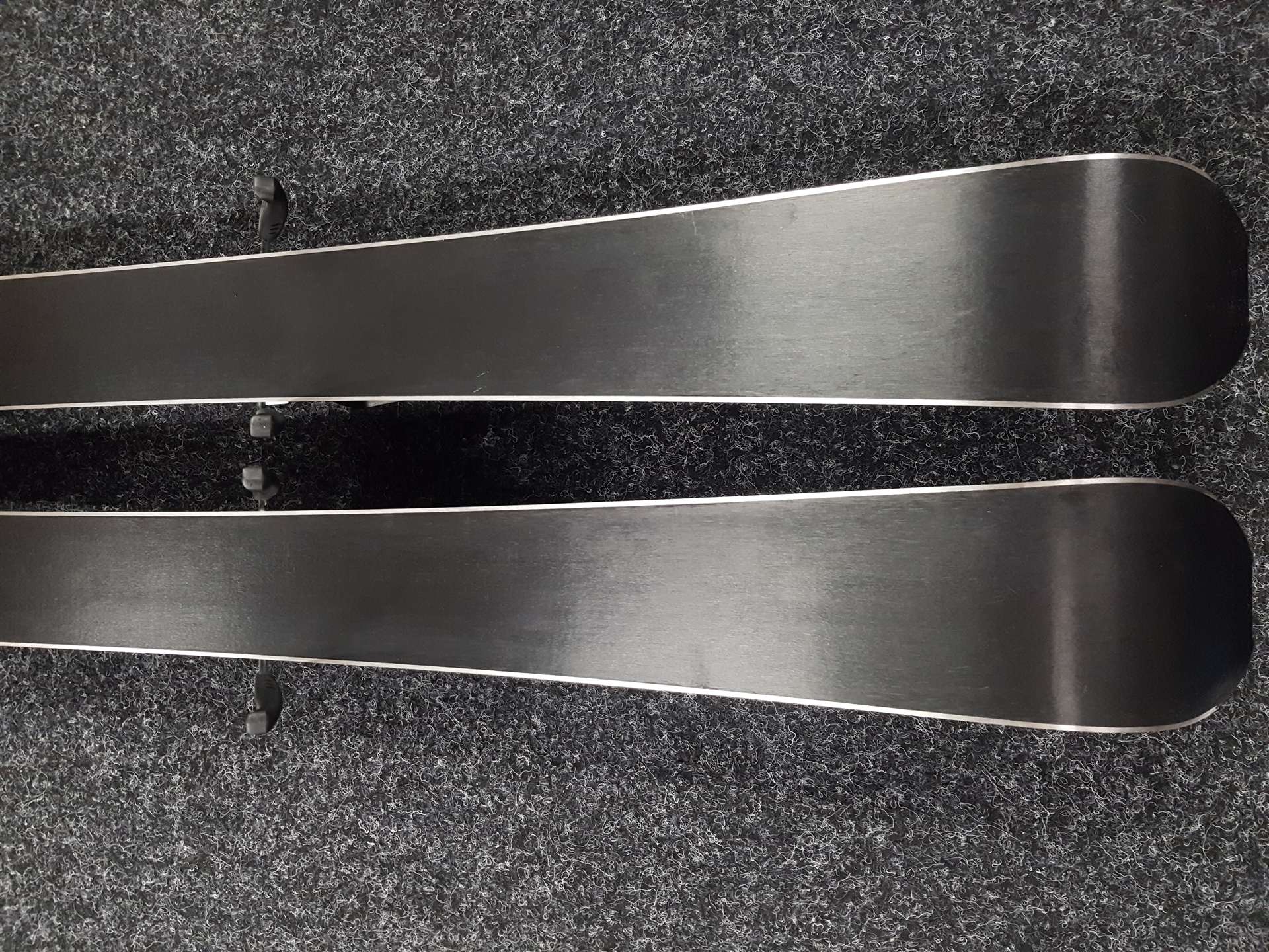 Použité skialpové lyže Hagan Boost Jr. + Tyrolia Ambition 10.0 + Použité pásy