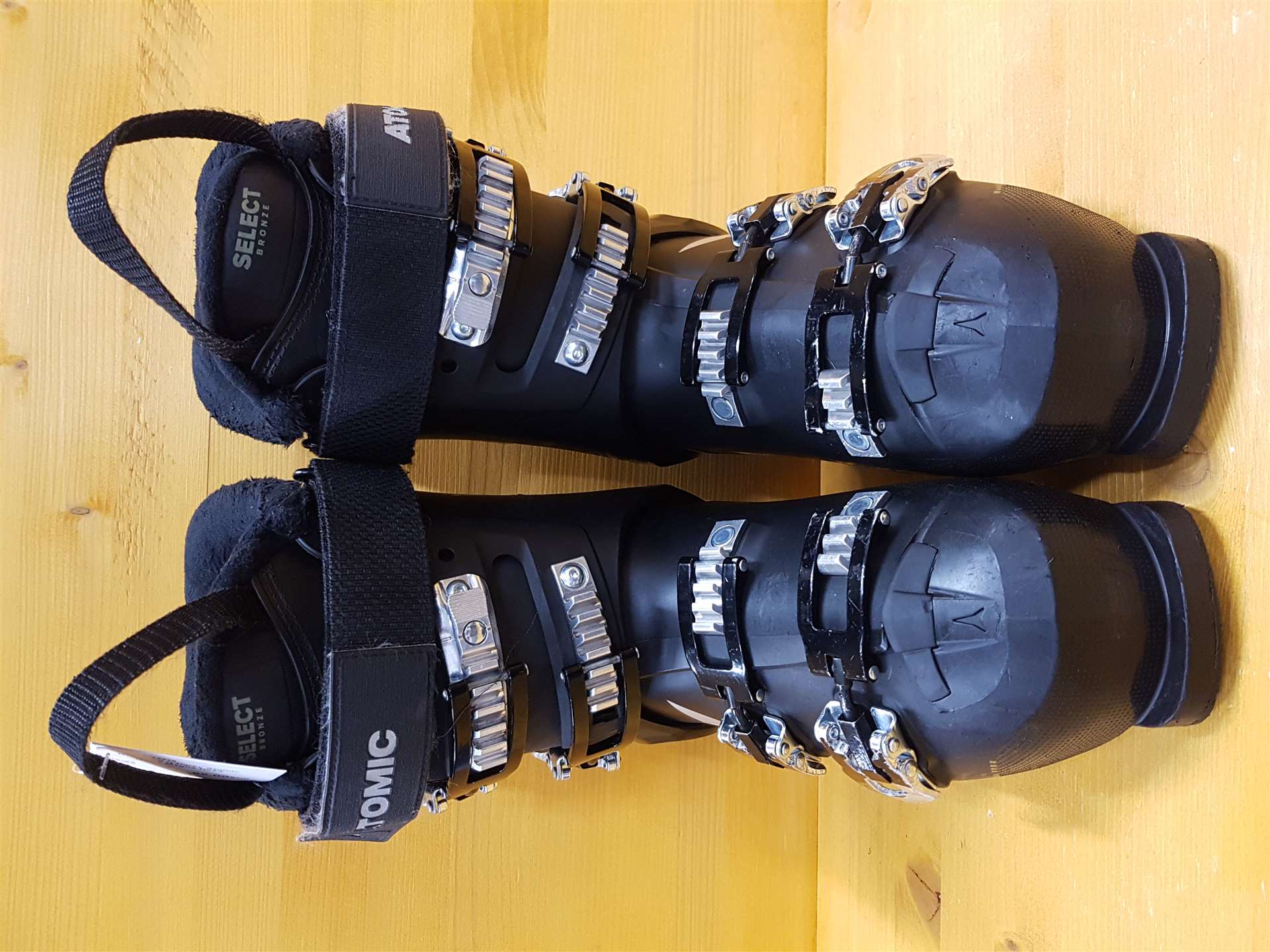 Atomic Hawx Magna R85X Schnäppchen-Skischuhe