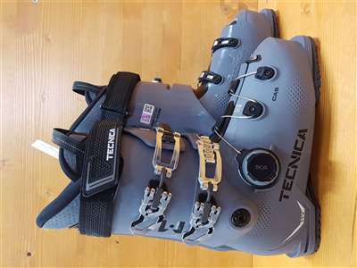 Clăpari de schi second-hand TECNICA 90 HV