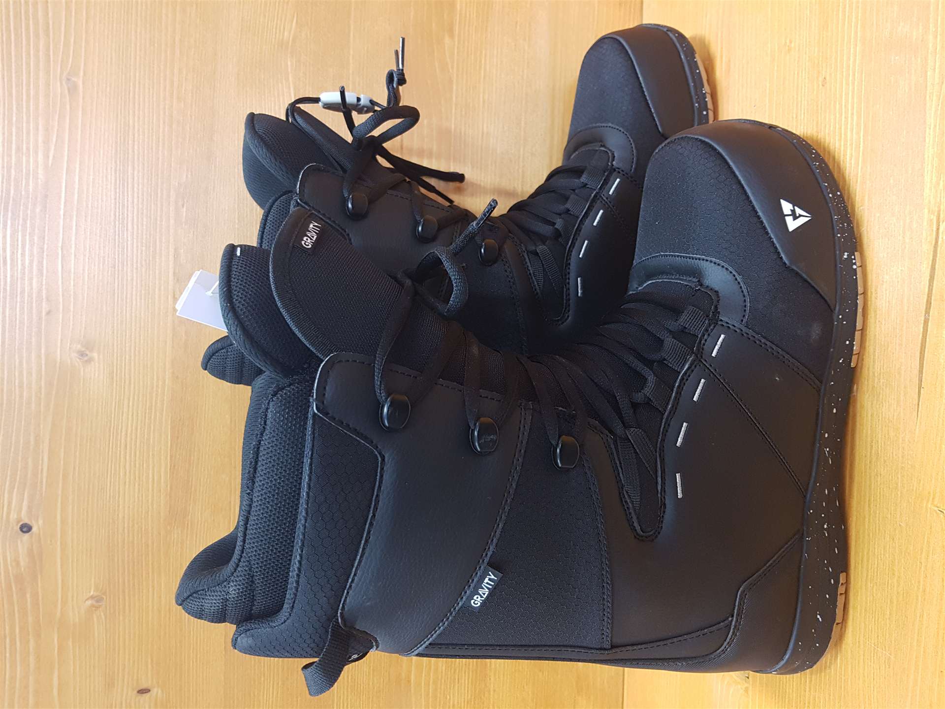 Ghete de snowboard GRAVITY folosite