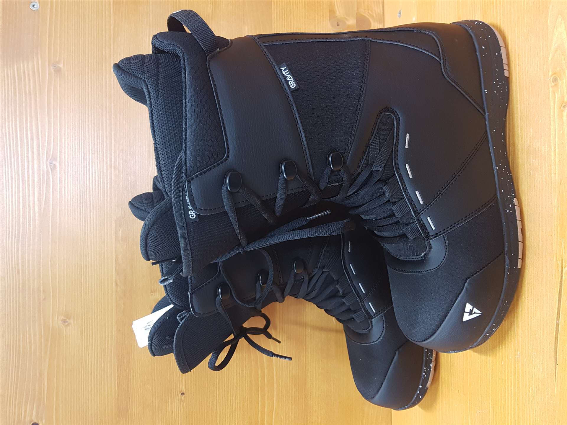 Ghete de snowboard GRAVITY folosite