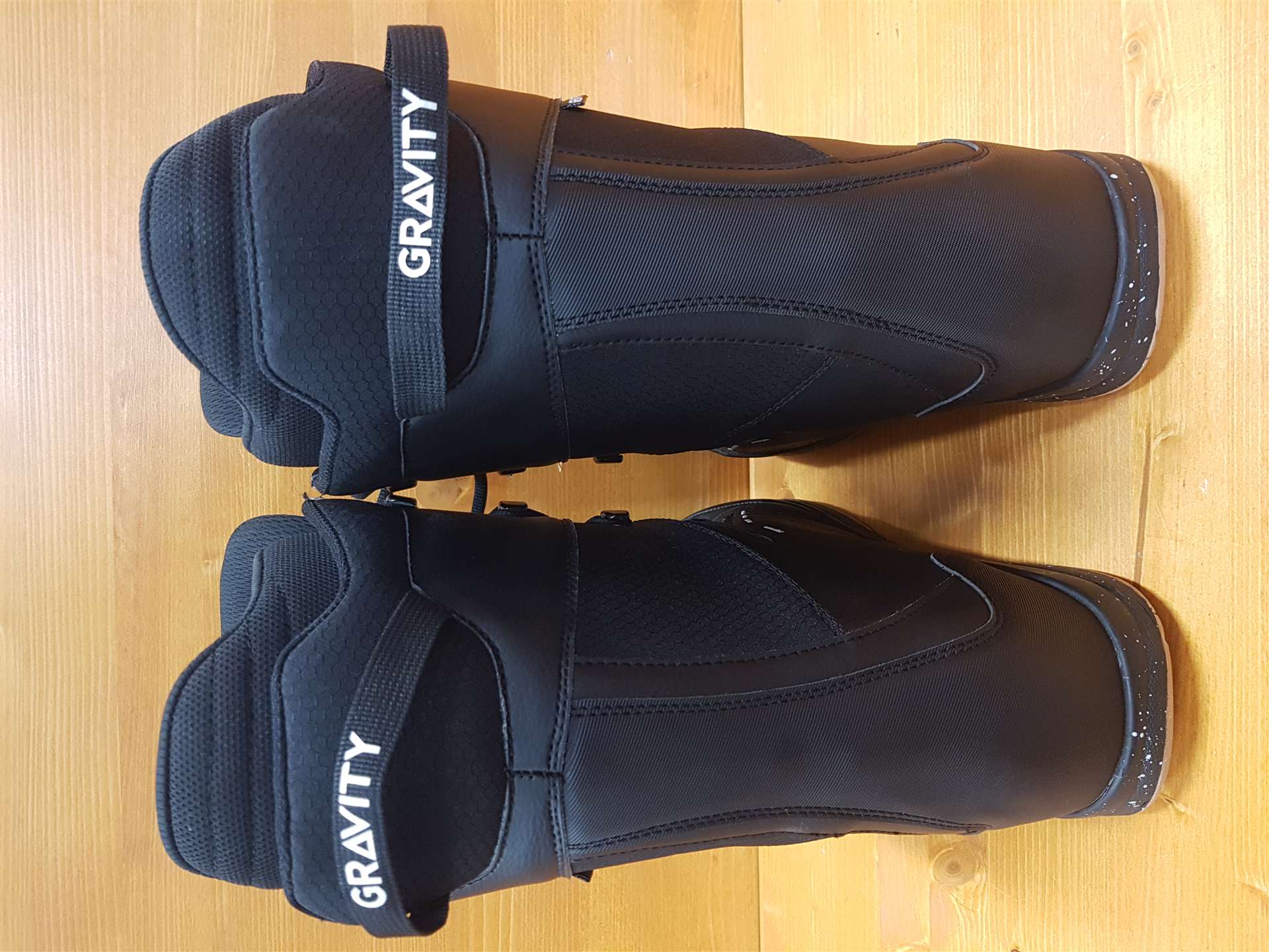 Ghete de snowboard GRAVITY folosite