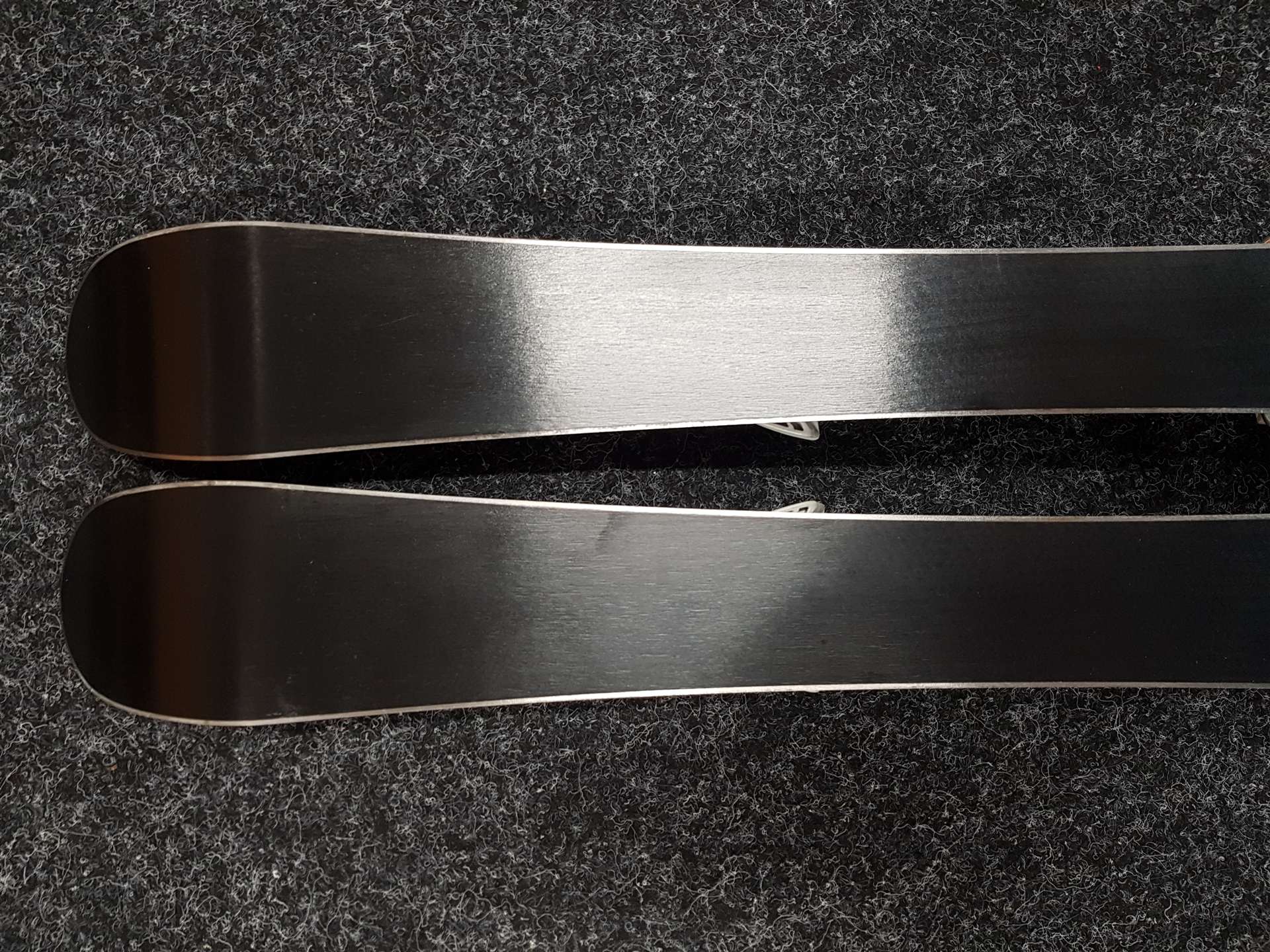 Esquís infantiles usados TECNOPRO Sweety + fijaciones Tecnopro 4.5