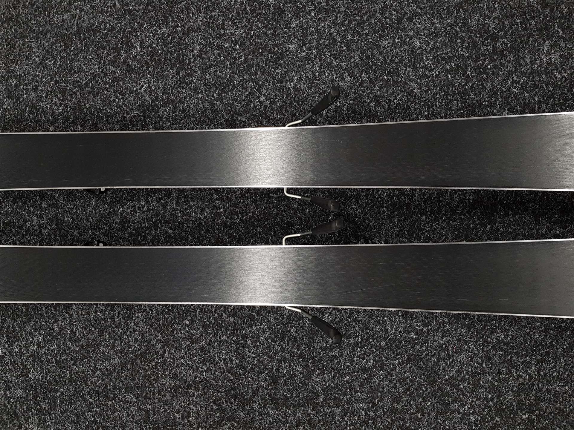 Esquís usados ELAN Ace Speed Magic Pro + fijaciones Elan EL 9