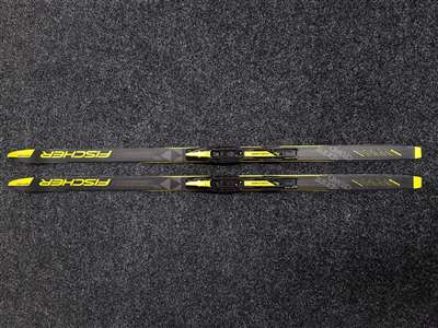 Schiuri de fond Fischer Sprint Crown folosite + legături Fischer NNN
