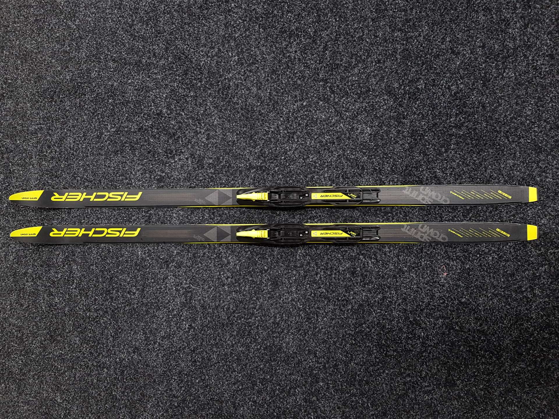 Gebrauchte Fischer Sprint Crown Langlaufski + Fischer NNN Bindungen