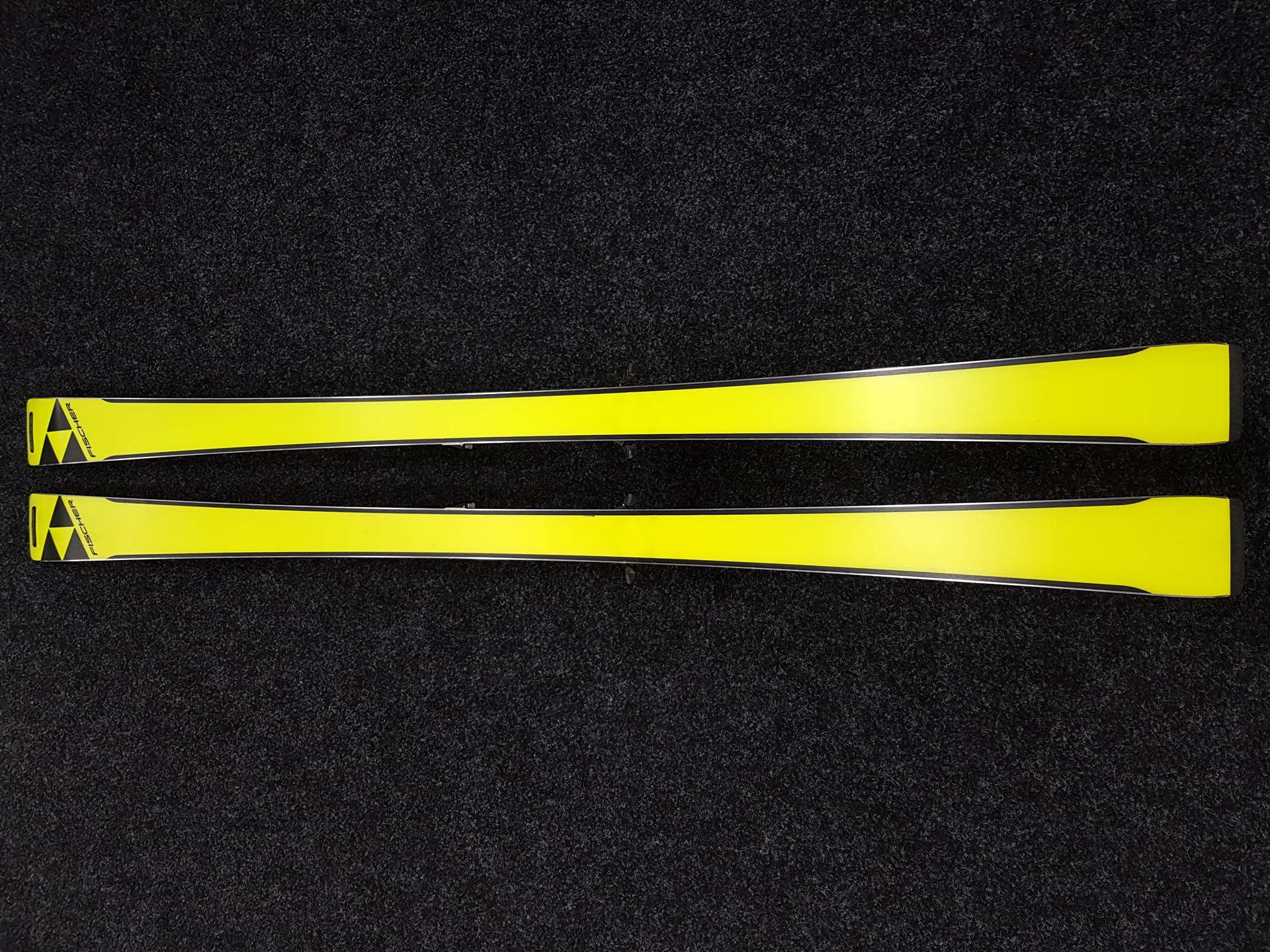 Używane narty FISCHER RC 4 CT + wiązania Fischer Z13