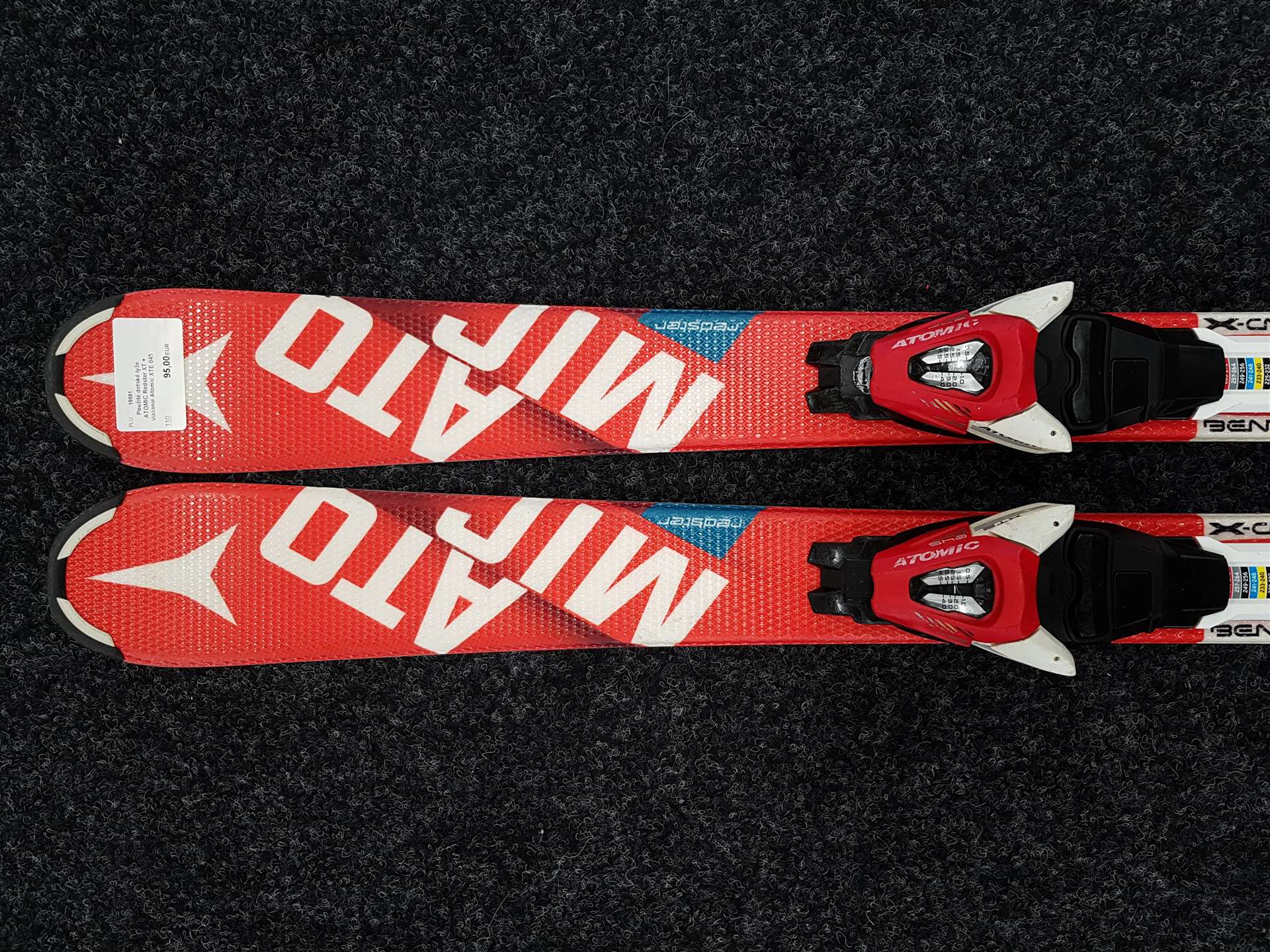 Použité dětské lyže ATOMIC Redster XT + vázání Atomic XTE 045