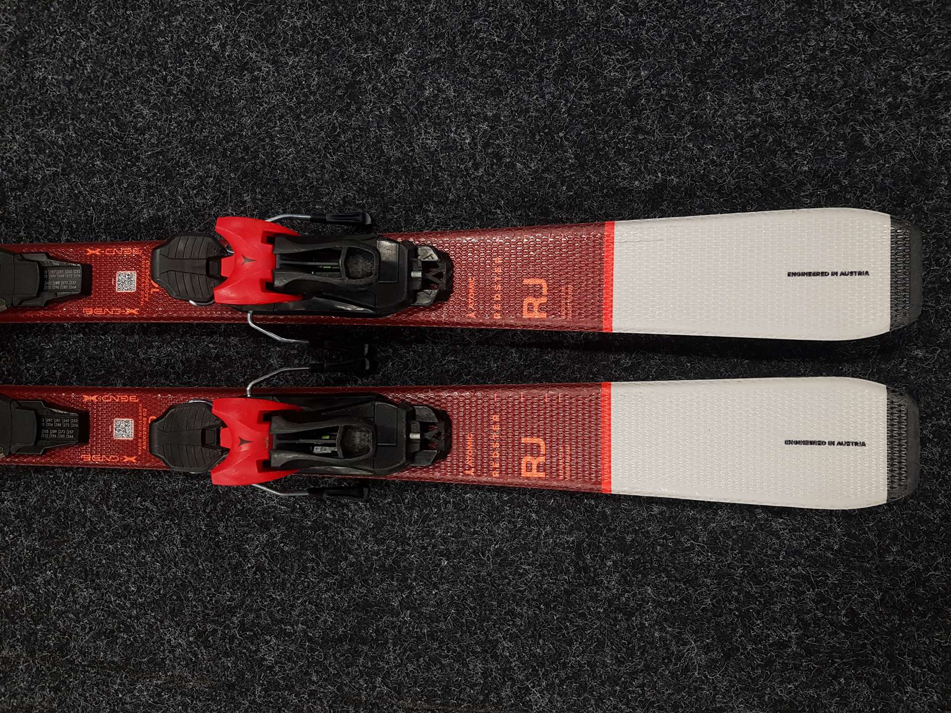 Použité lyže ATOMIC Redster RJ + viazanie Atomic 6