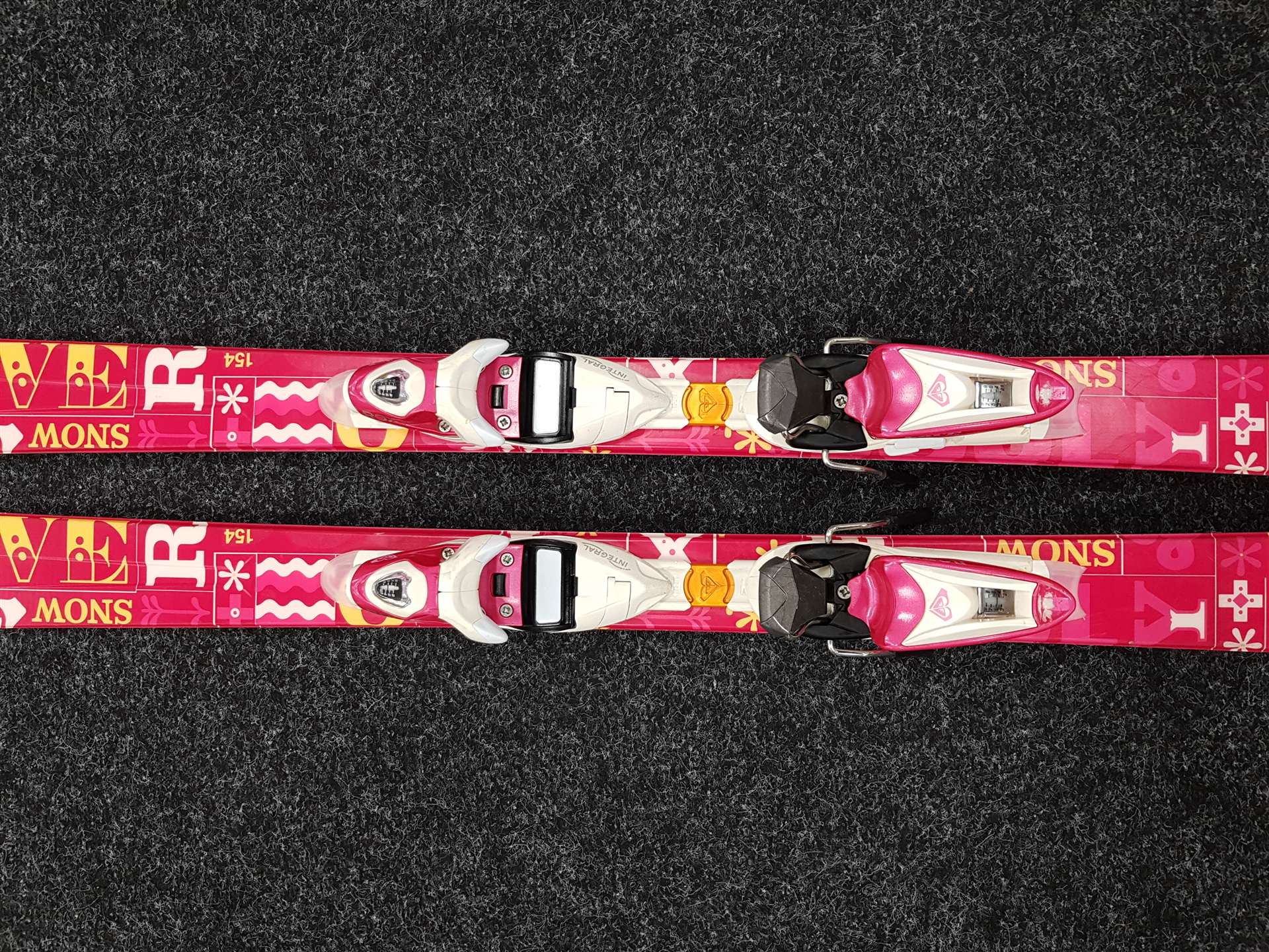 Esquís ROXY Snow Girl usados + fijaciones ROXY Love 9