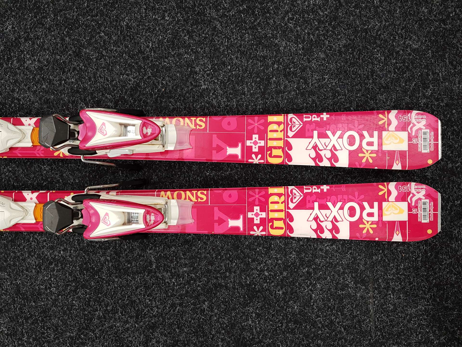 Esquís ROXY Snow Girl usados + fijaciones ROXY Love 9