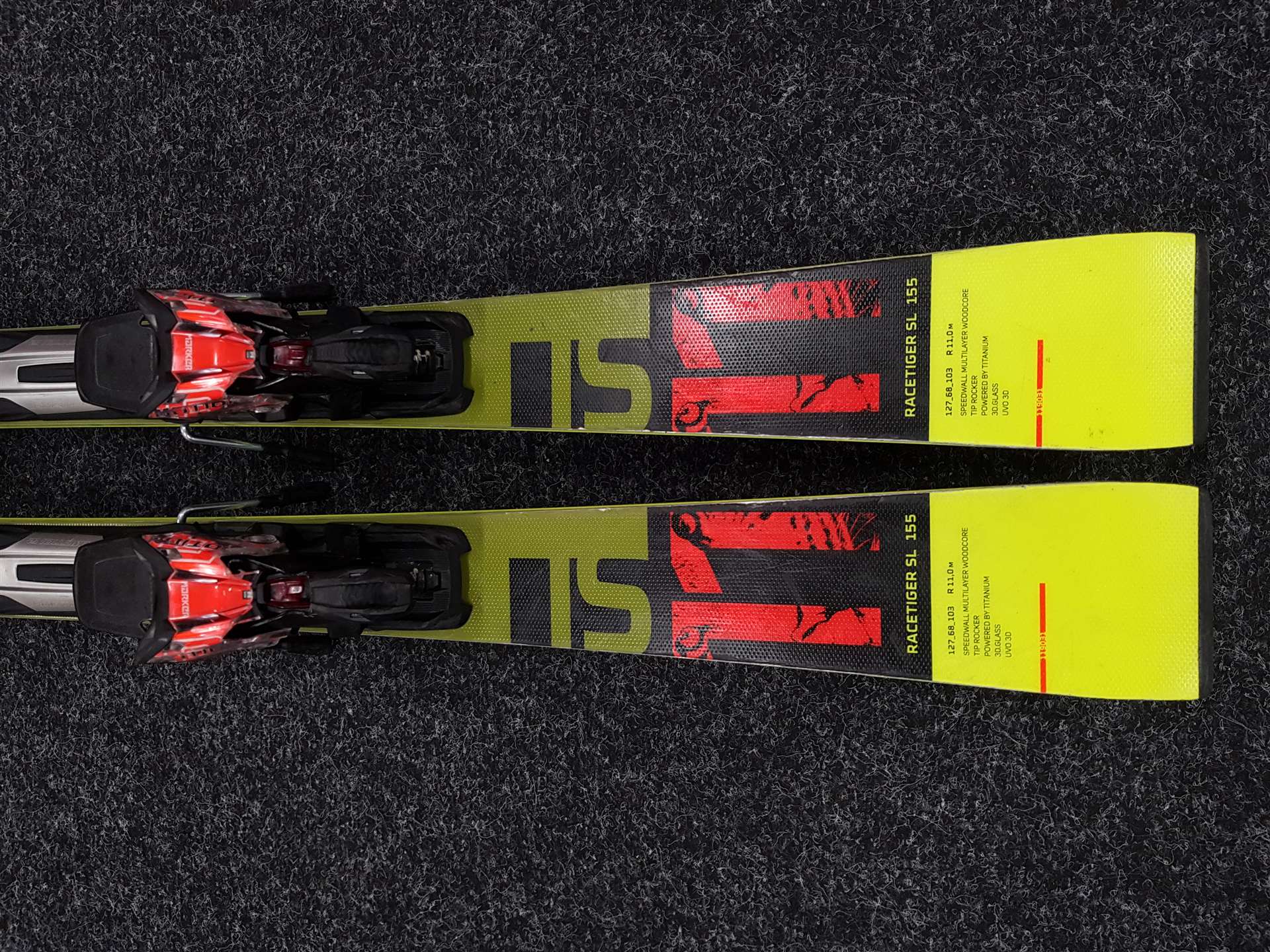 Schiuri VOLKL Racetiger SL 11 folosite + legături Marker Motion R12