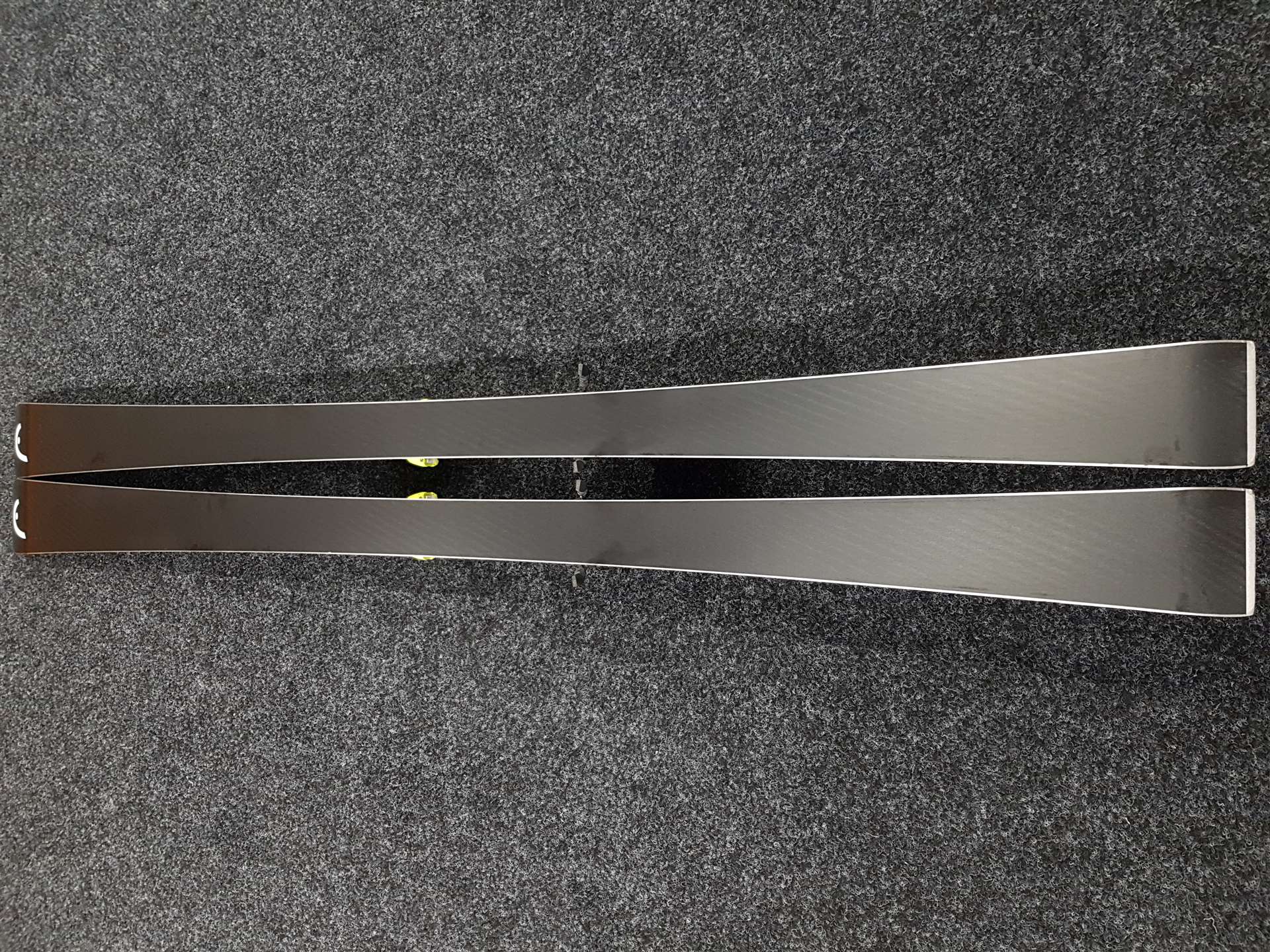 Použité lyže HEAD e-SPEED + vázání Head Freeflex 14