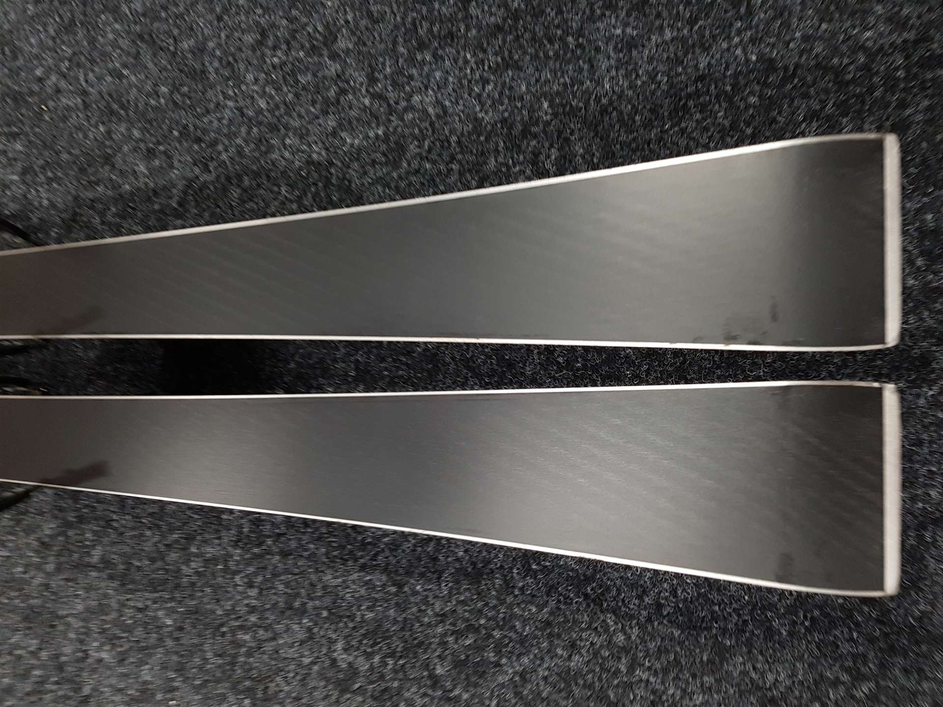 Použité lyže HEAD e-SPEED + vázání Head Freeflex 14