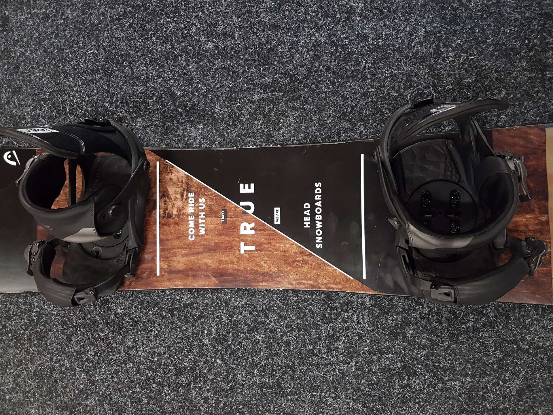 Gebrauchtes HEAD True Snowboard + Head Bindungen Größe L
