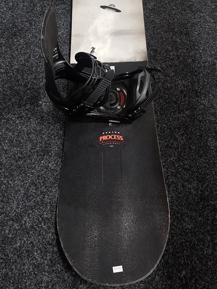 Snowboard Burton Process d'occasion + fixations Burton taille M