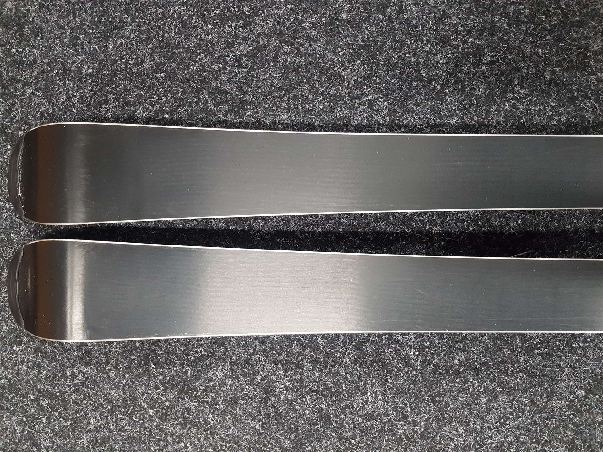 Použité detské lyže SALOMON Race JR + viazanie Salomon 4,5