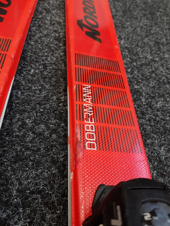 Sci NORDICA Doberman Spitfire usati + attacchi Marker7