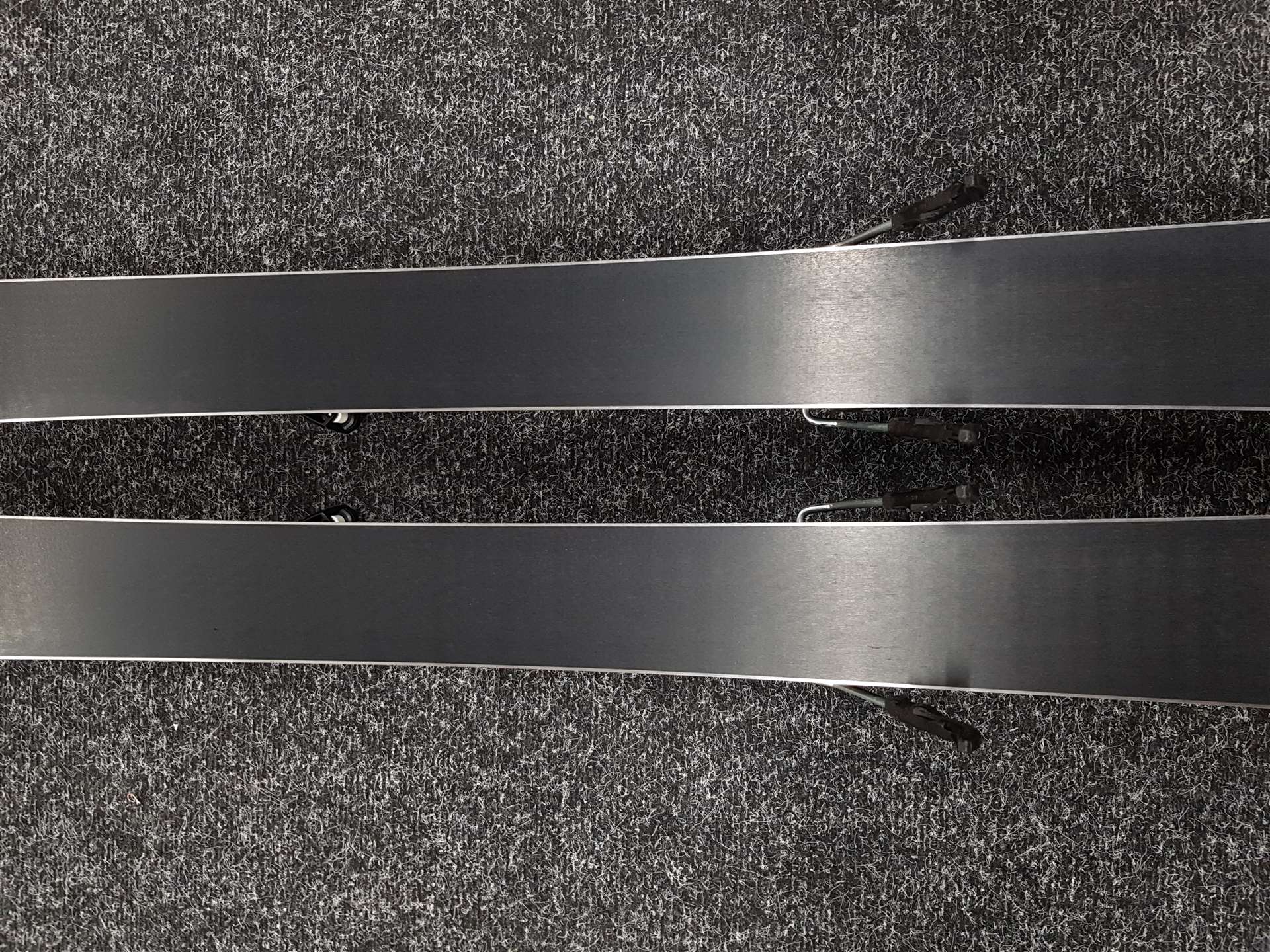 Skis Atomic Redster TR d'occasion