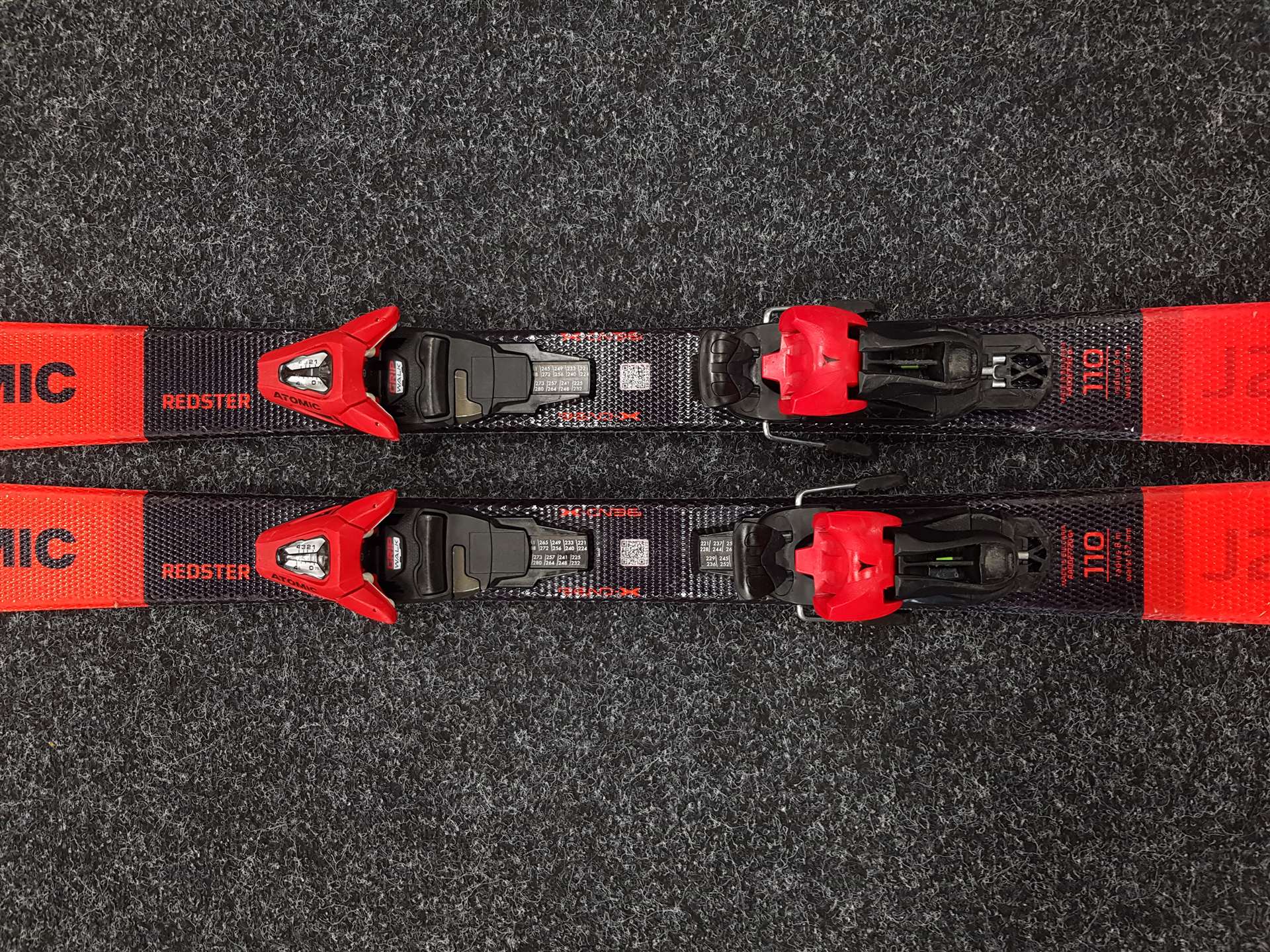 Gebrauchte Kinderski ATOMIC Redster J2 + Atomic 5 Bindungen