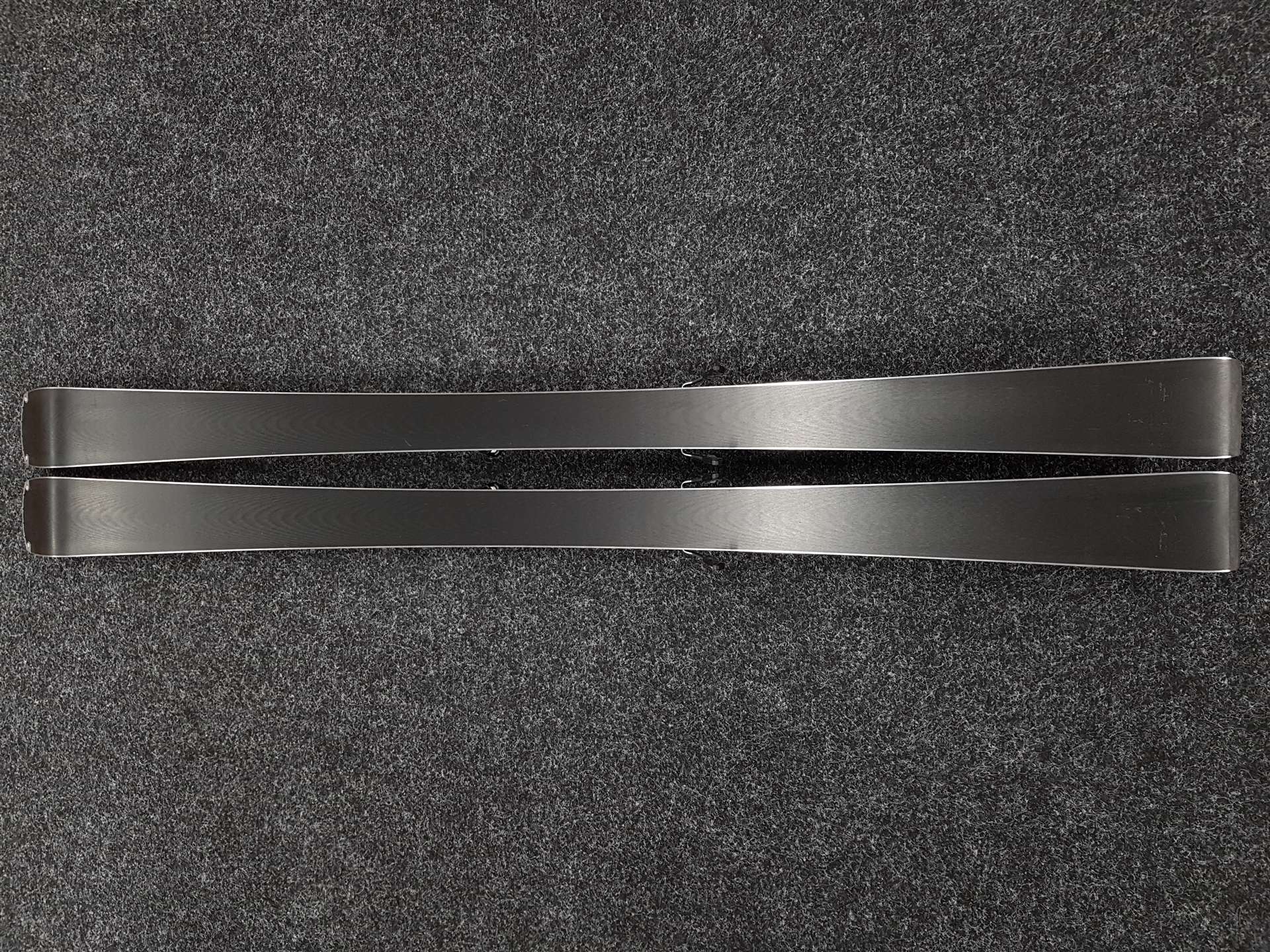Schiuri folosite SALOMON S/MAX X7 W Ti + legături Salomon M10