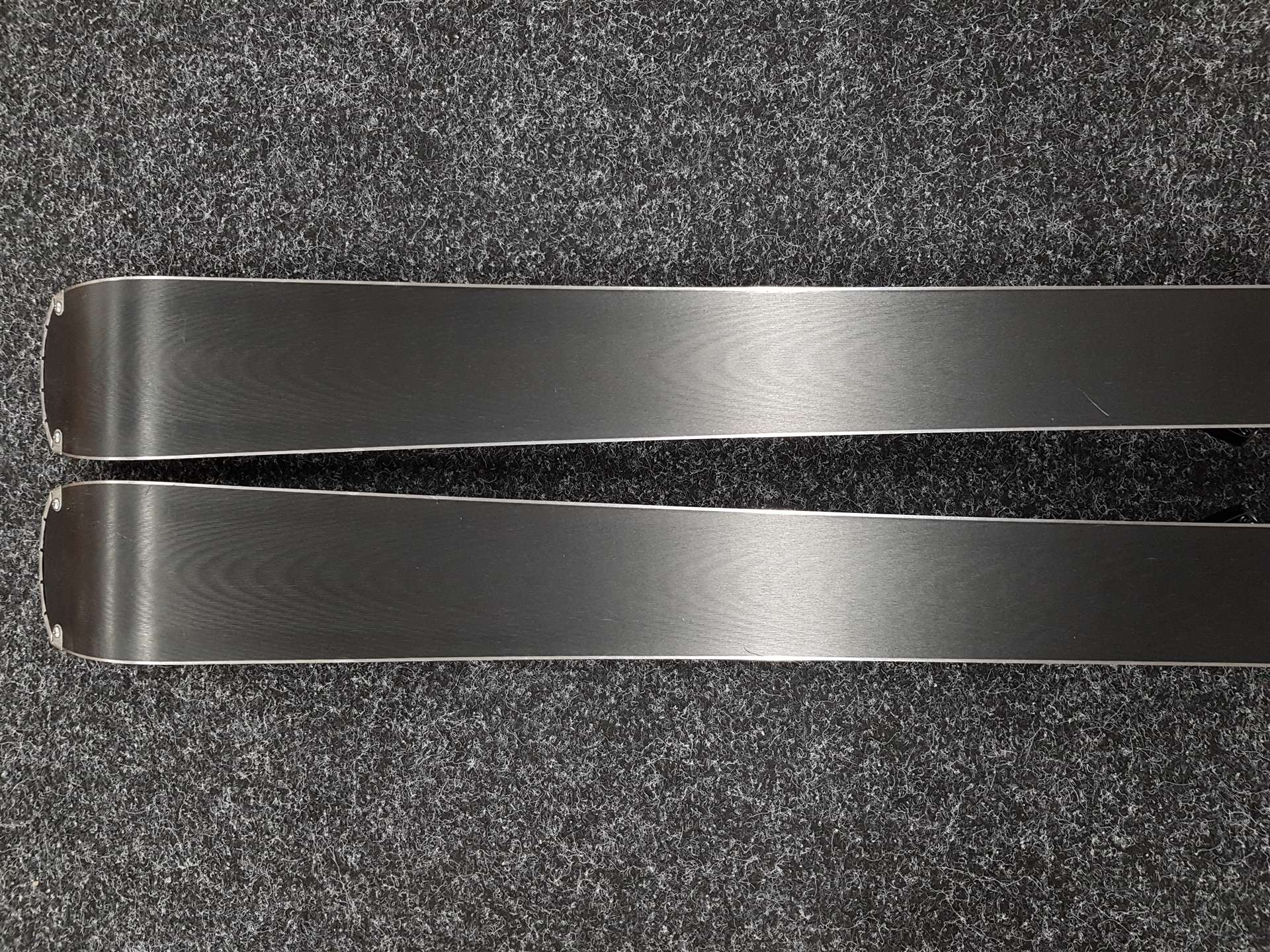 Schiuri folosite SALOMON S/MAX X7 W Ti + legături Salomon M10