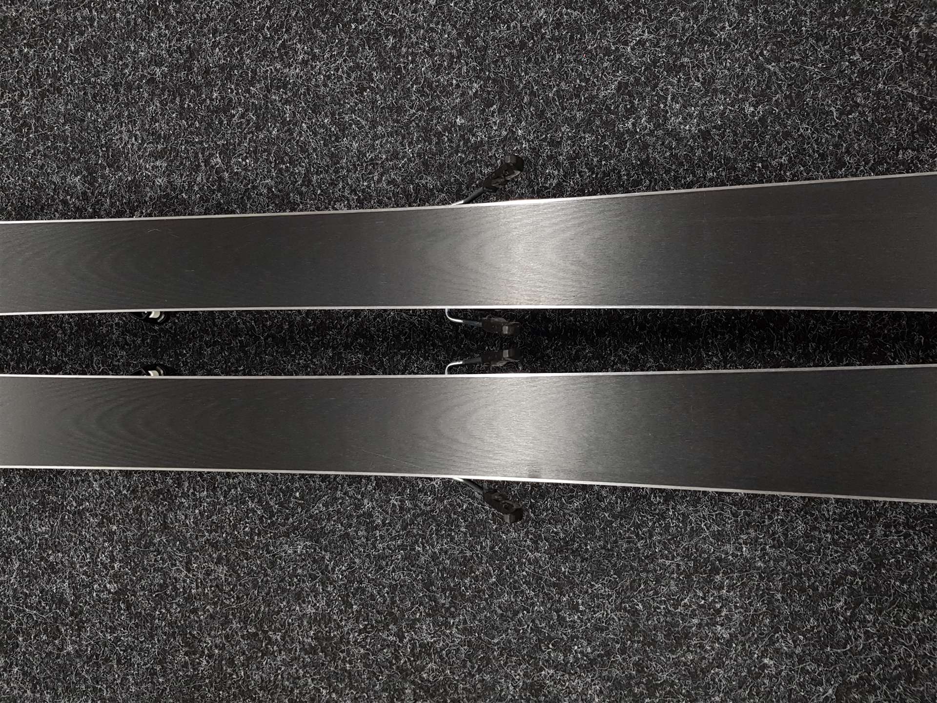 Schiuri folosite SALOMON S/MAX X7 W Ti + legături Salomon M10